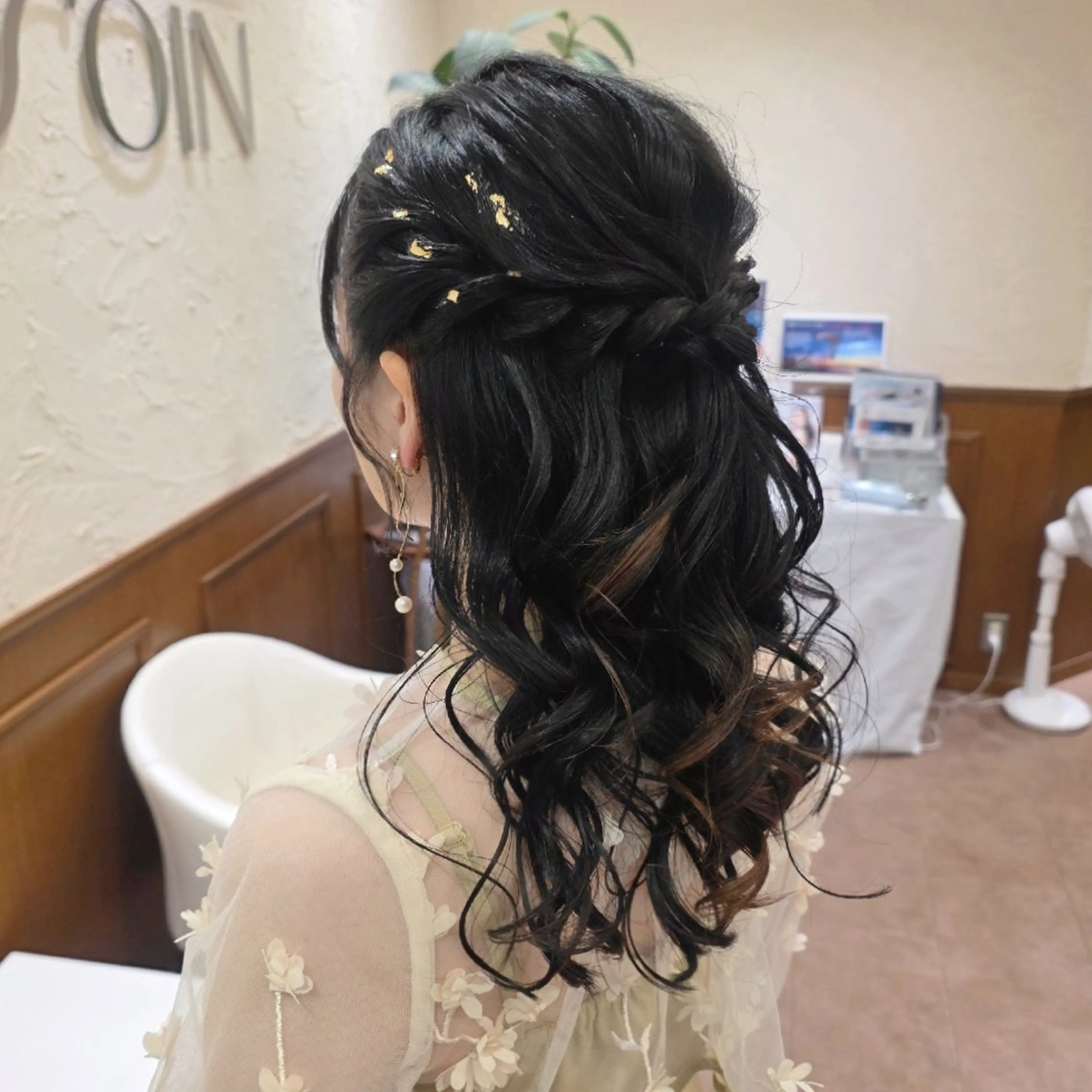 ヘアアレンジ ヘアセット レナークソワン ちだしえりのヘアスタイル