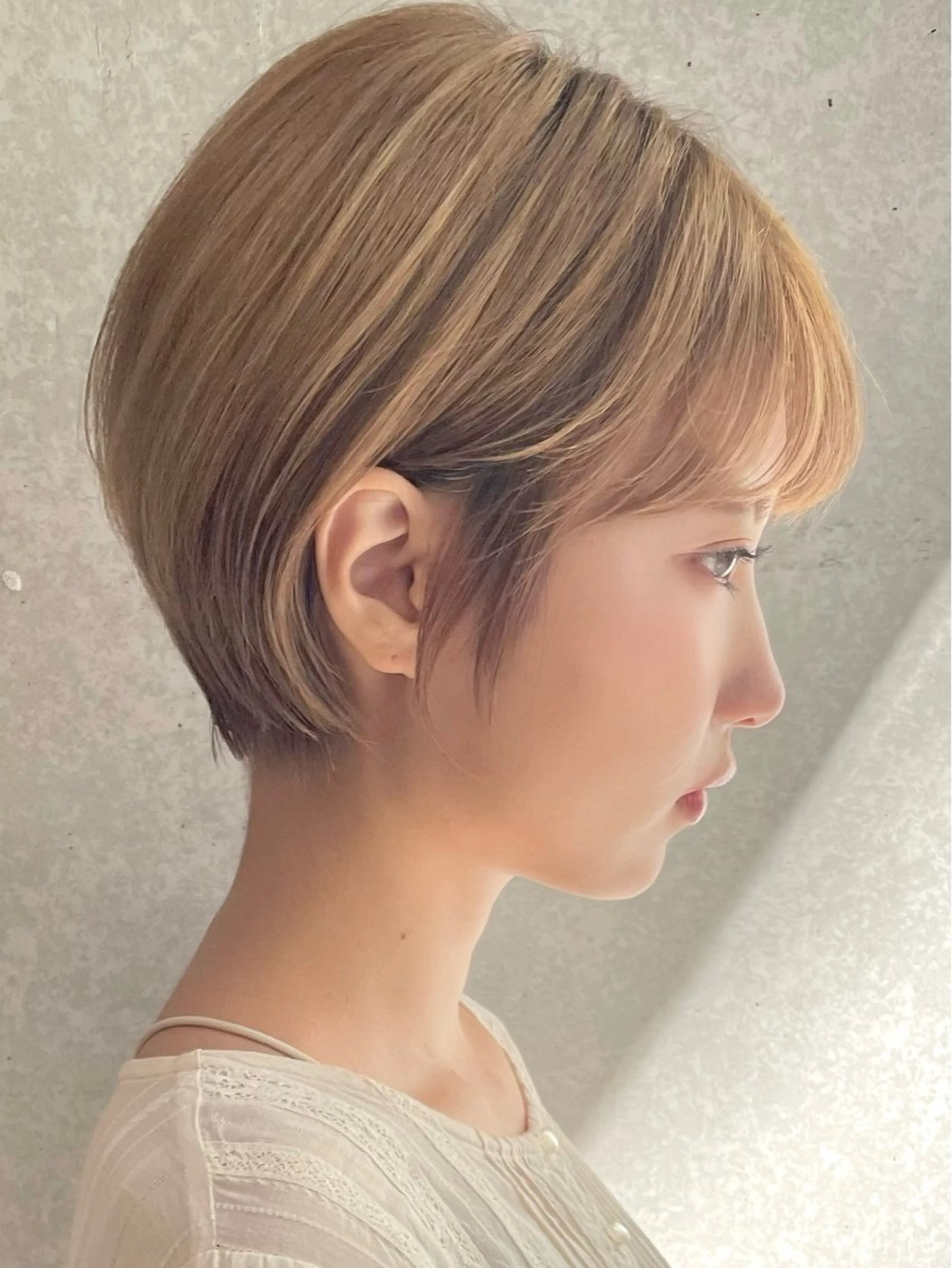 ショート 丸みショート ケアカラー 髪質改善 ショートヘア トリートメント レイヤー/韓国/ 顔周り/しんやのヘアスタイル