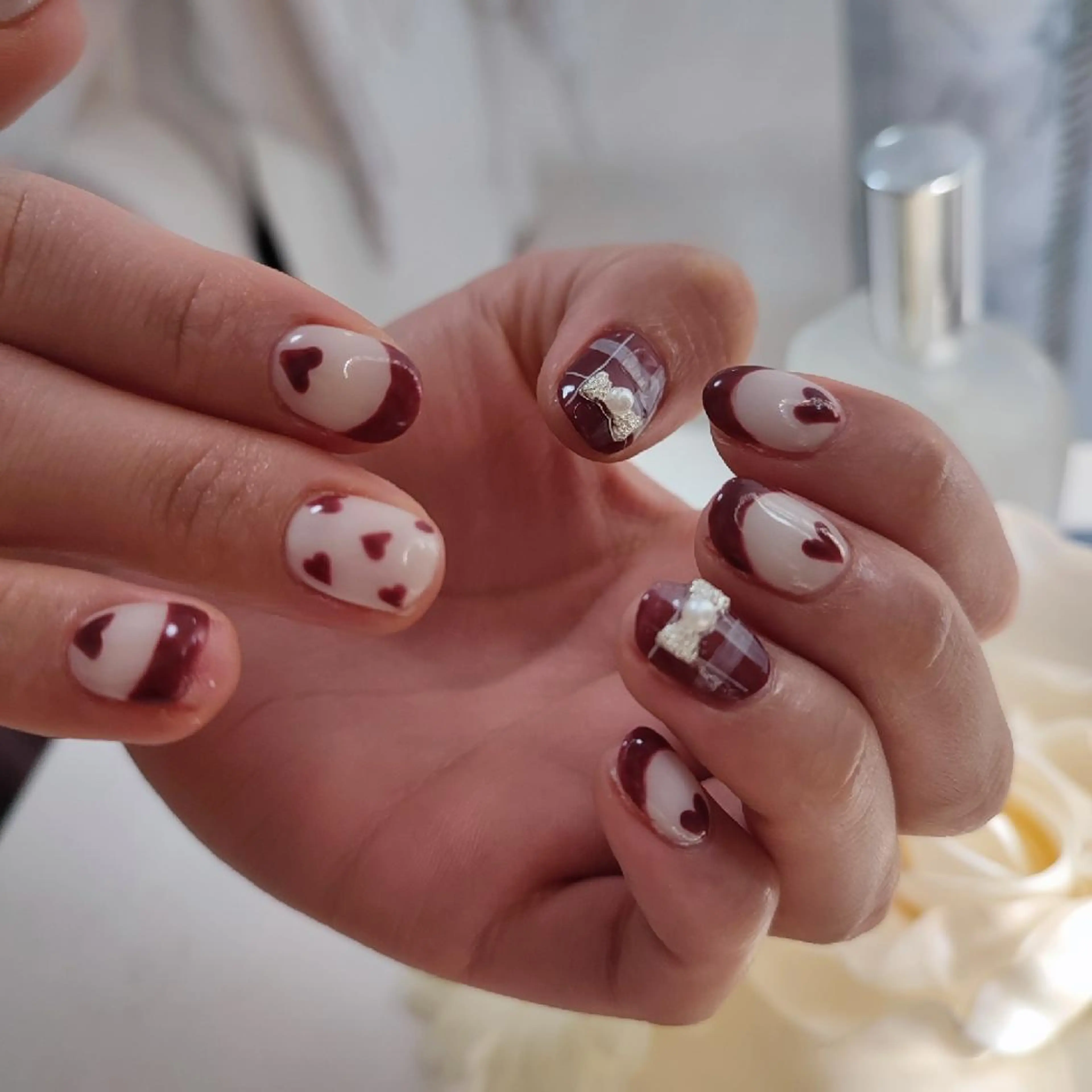 ネイル ハンドネイル RUNWAY 　　の眉毛・アイブロウイメージ