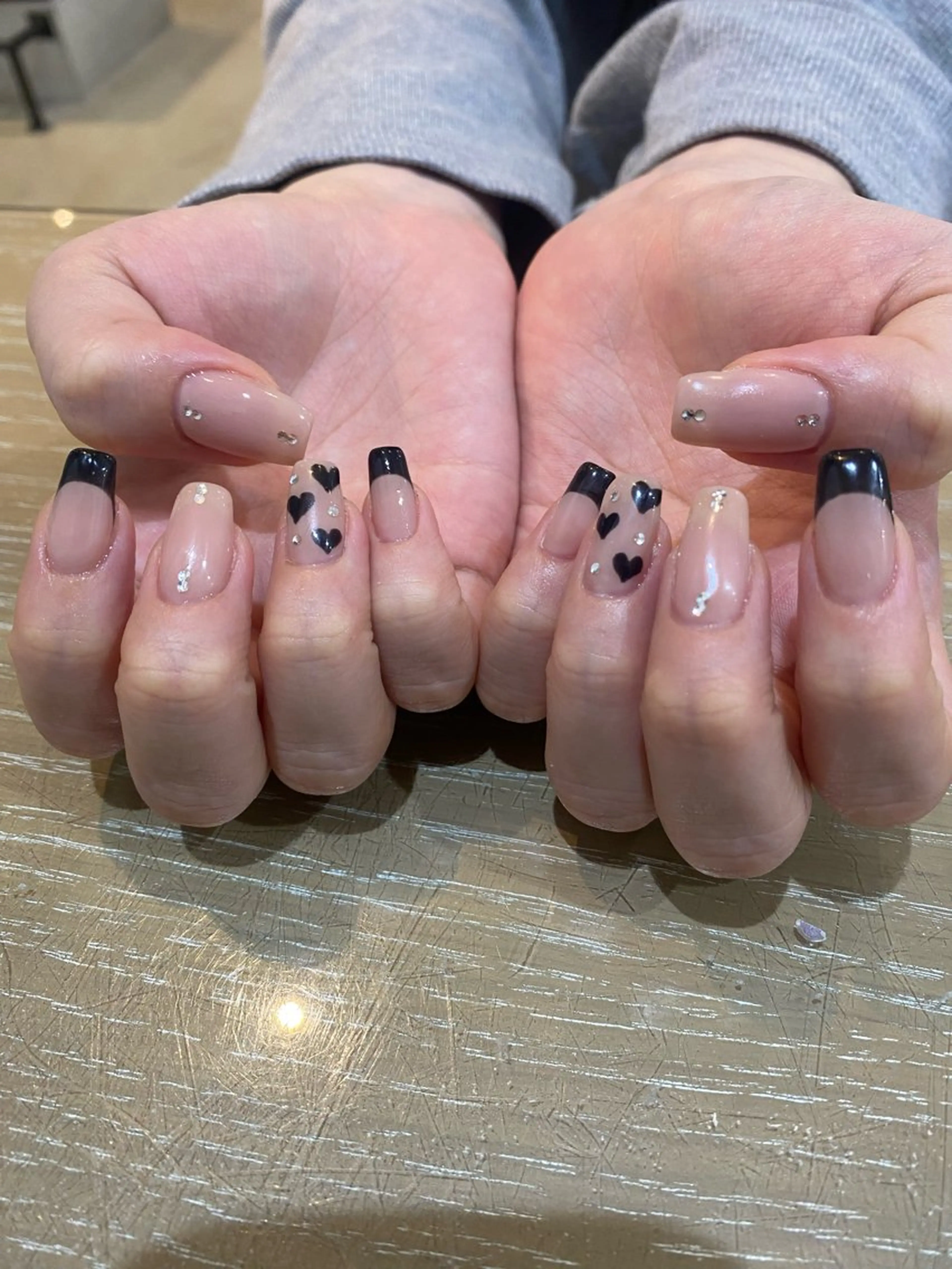 ネイル ハンドネイル 藤井 里緒奈のネイルデザイン