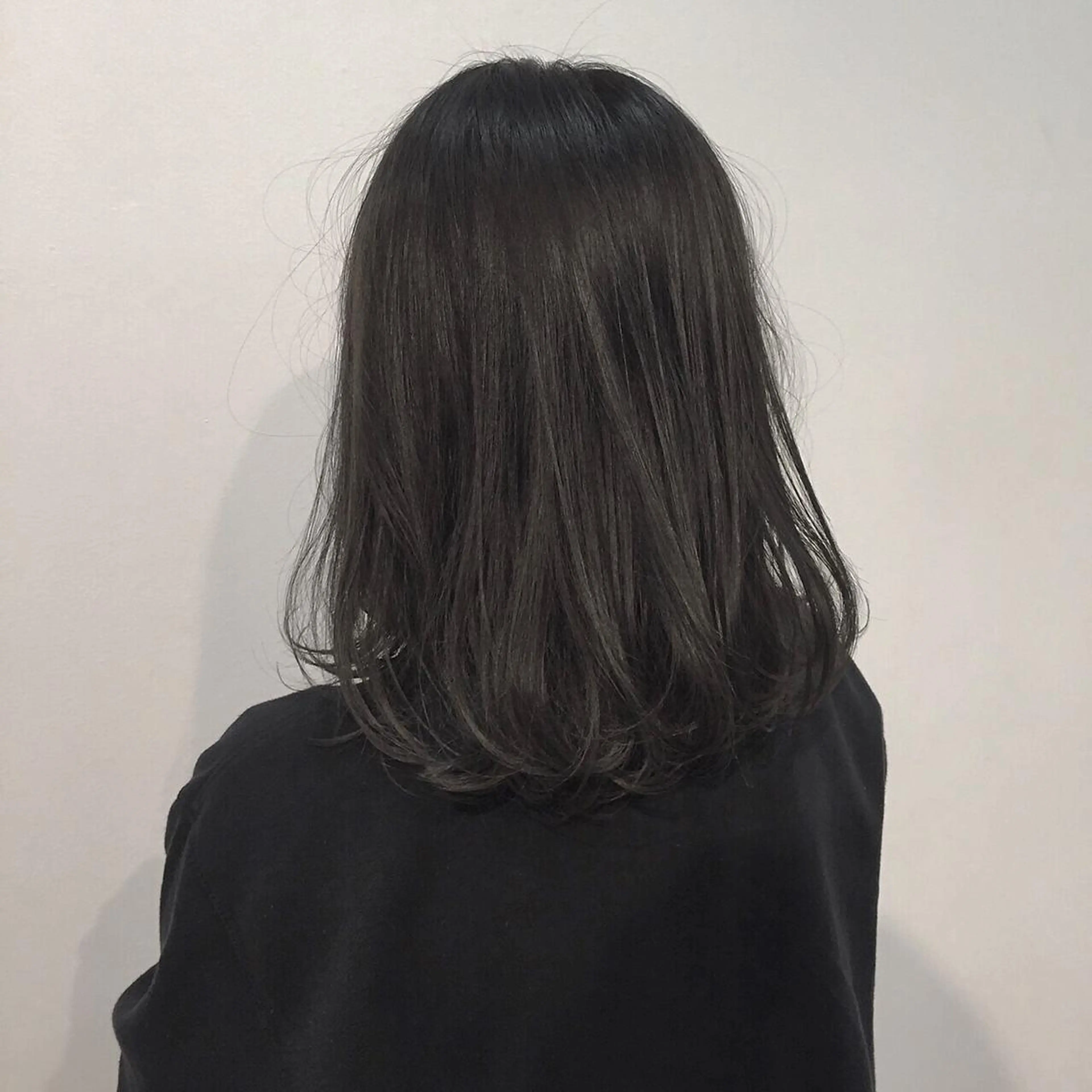 カラー ダークグレー ダークグレージュ グレージュ 🫧艶髪専門🫧 マサヤのヘアスタイル