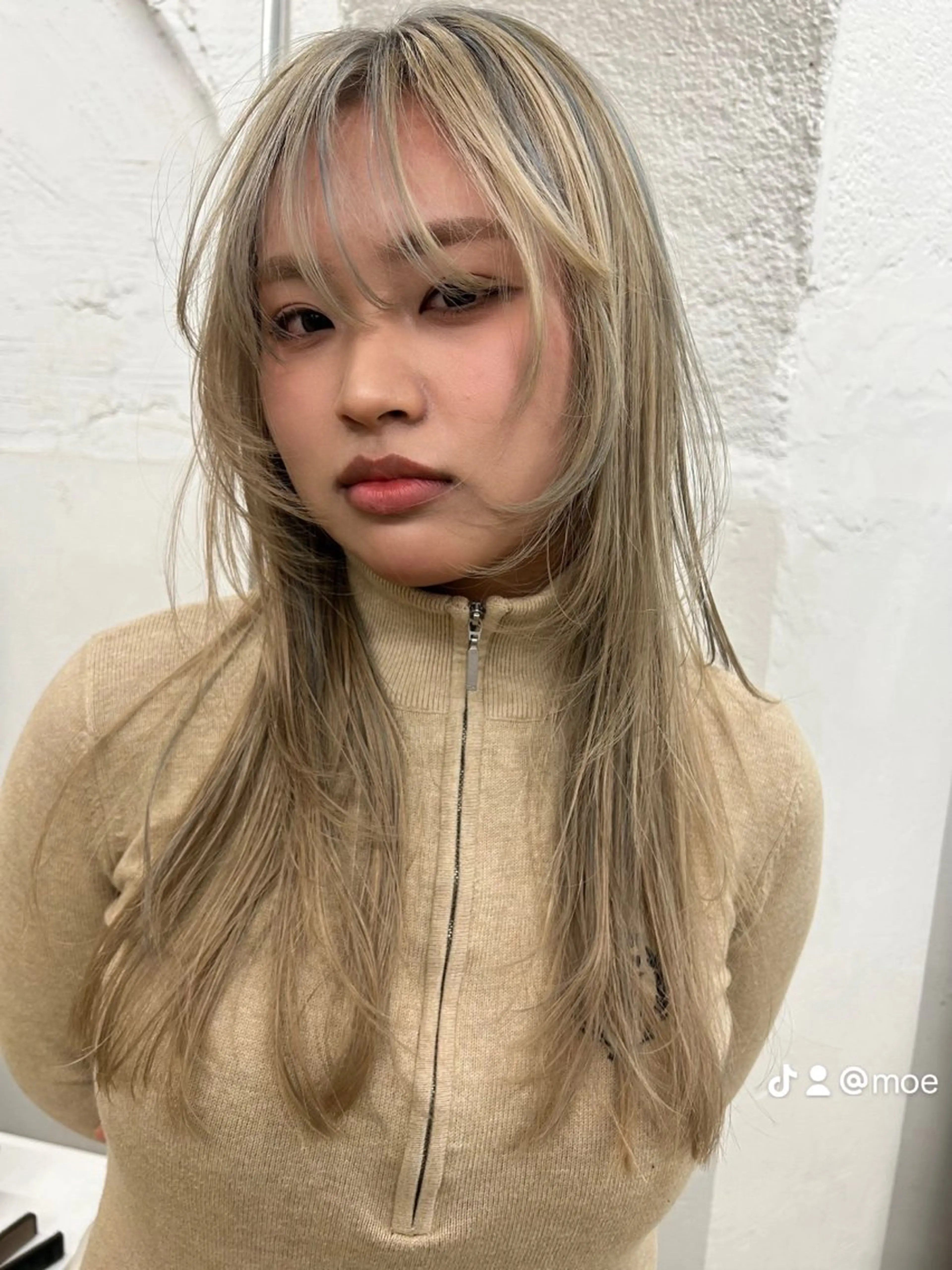 セミロング カラー カット ヘアカラー トリートメント hen所属・心斎橋/レイヤー/ ブリーチ/モエのヘアスタイル