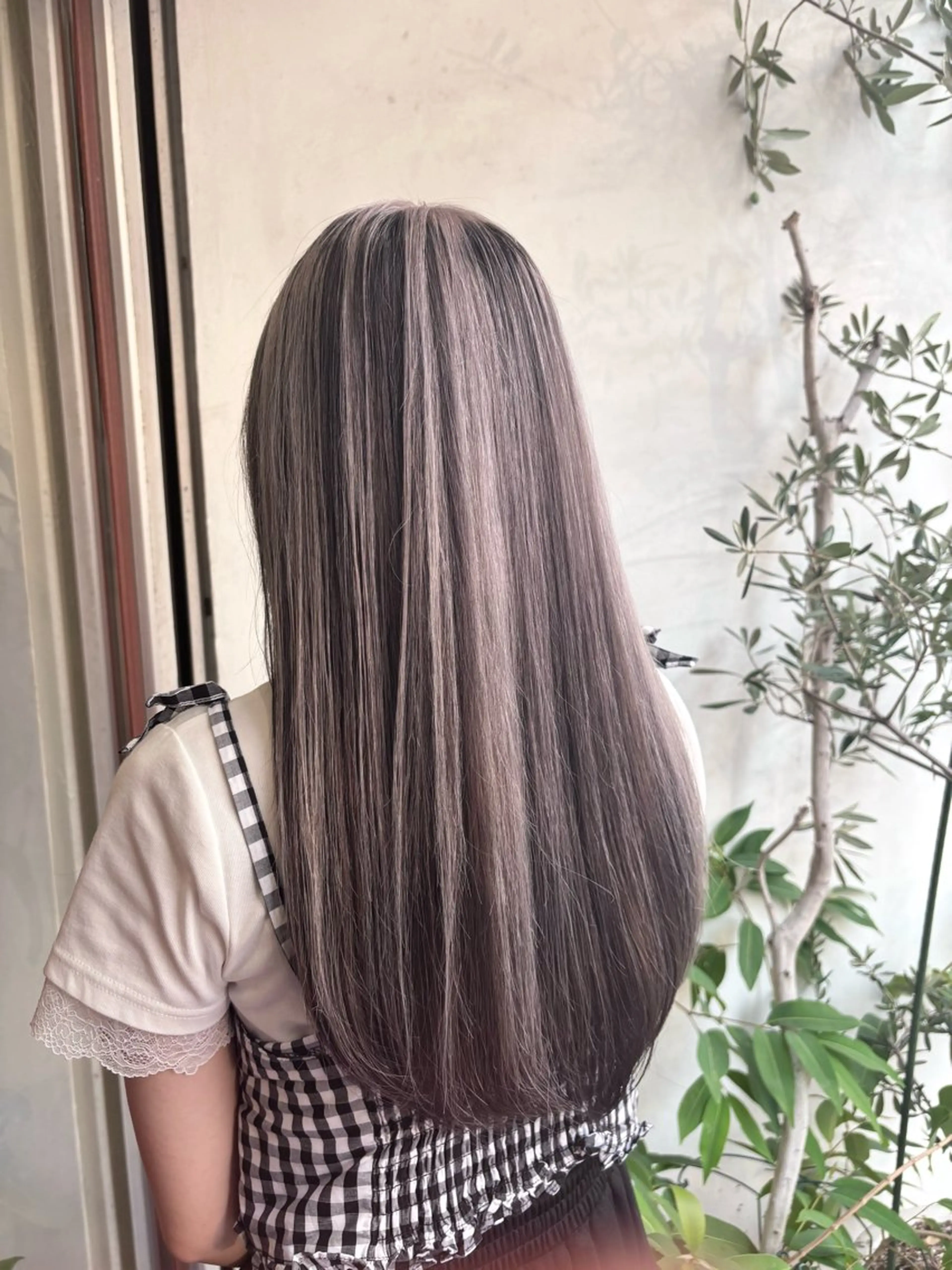 ロング カラー ヘアカラー トリートメント ヘッドスパ ブリーチ予約率90% 以上✨森山陽向のヘアスタイル