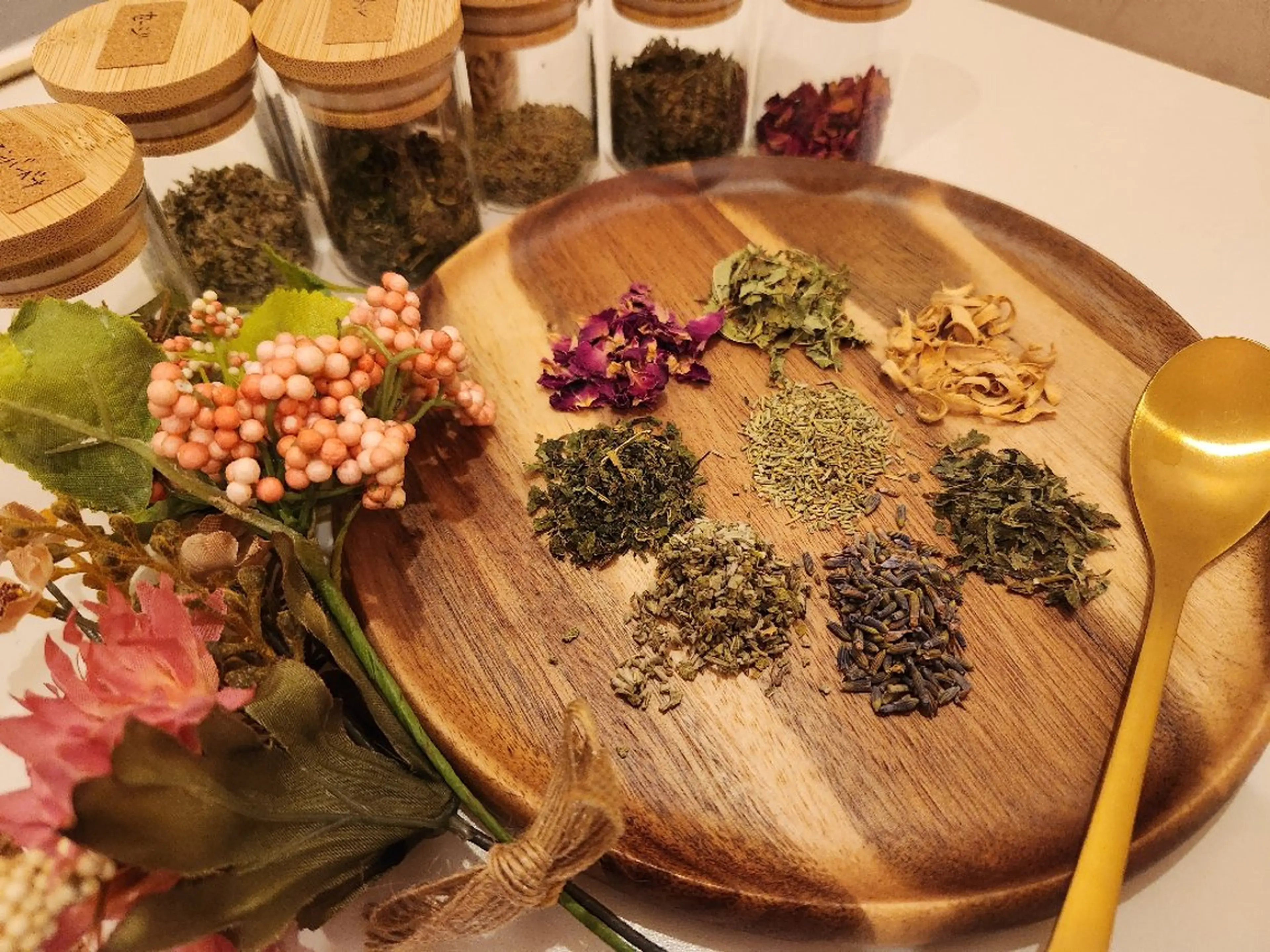 u-LALA by ROCHIE ×よもぎ蒸し所属・u-LALA  よもぎ蒸しのエステ・リラクイメージ