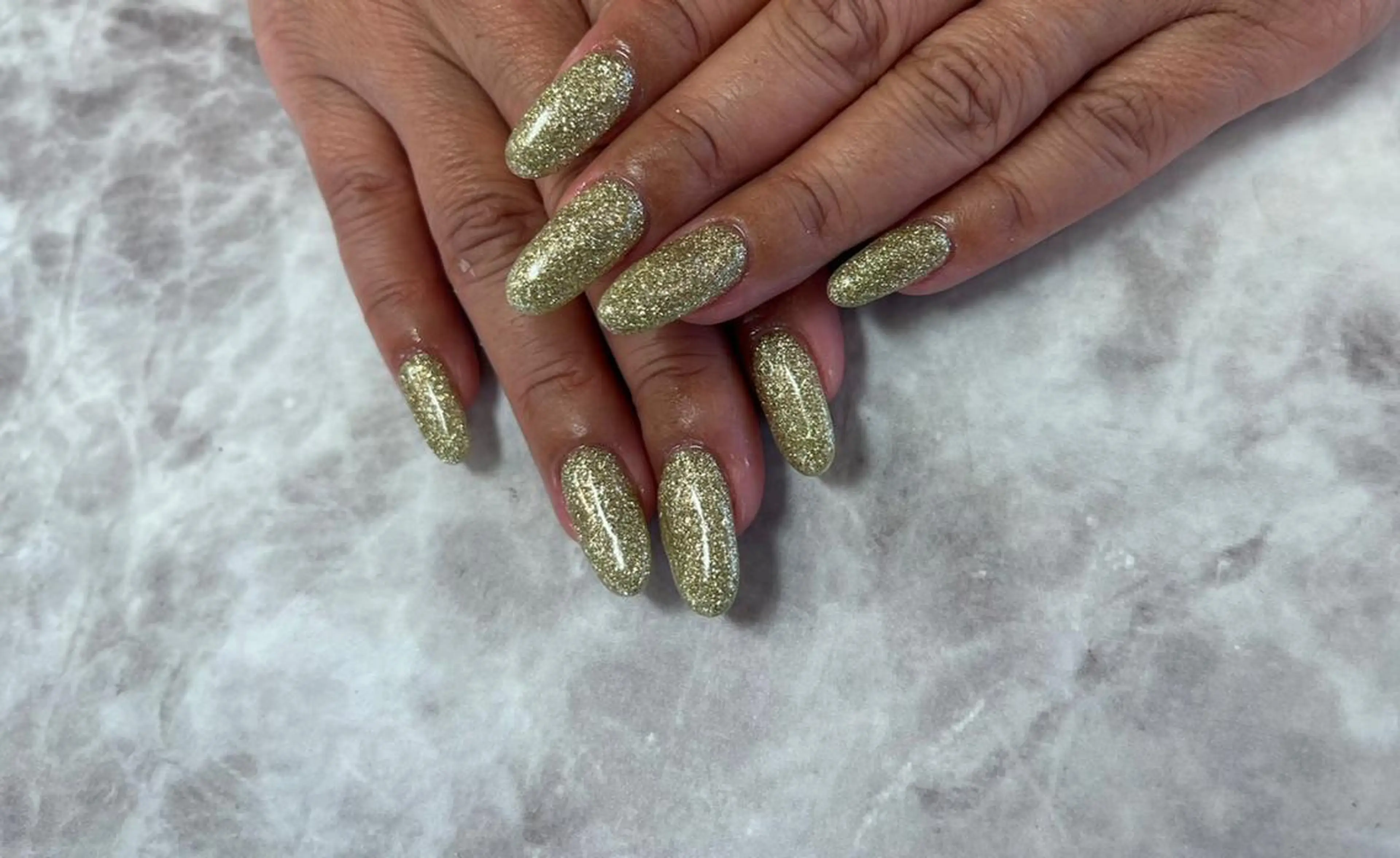 ネイル ネイルリボン 受付スタッフのネイルデザイン