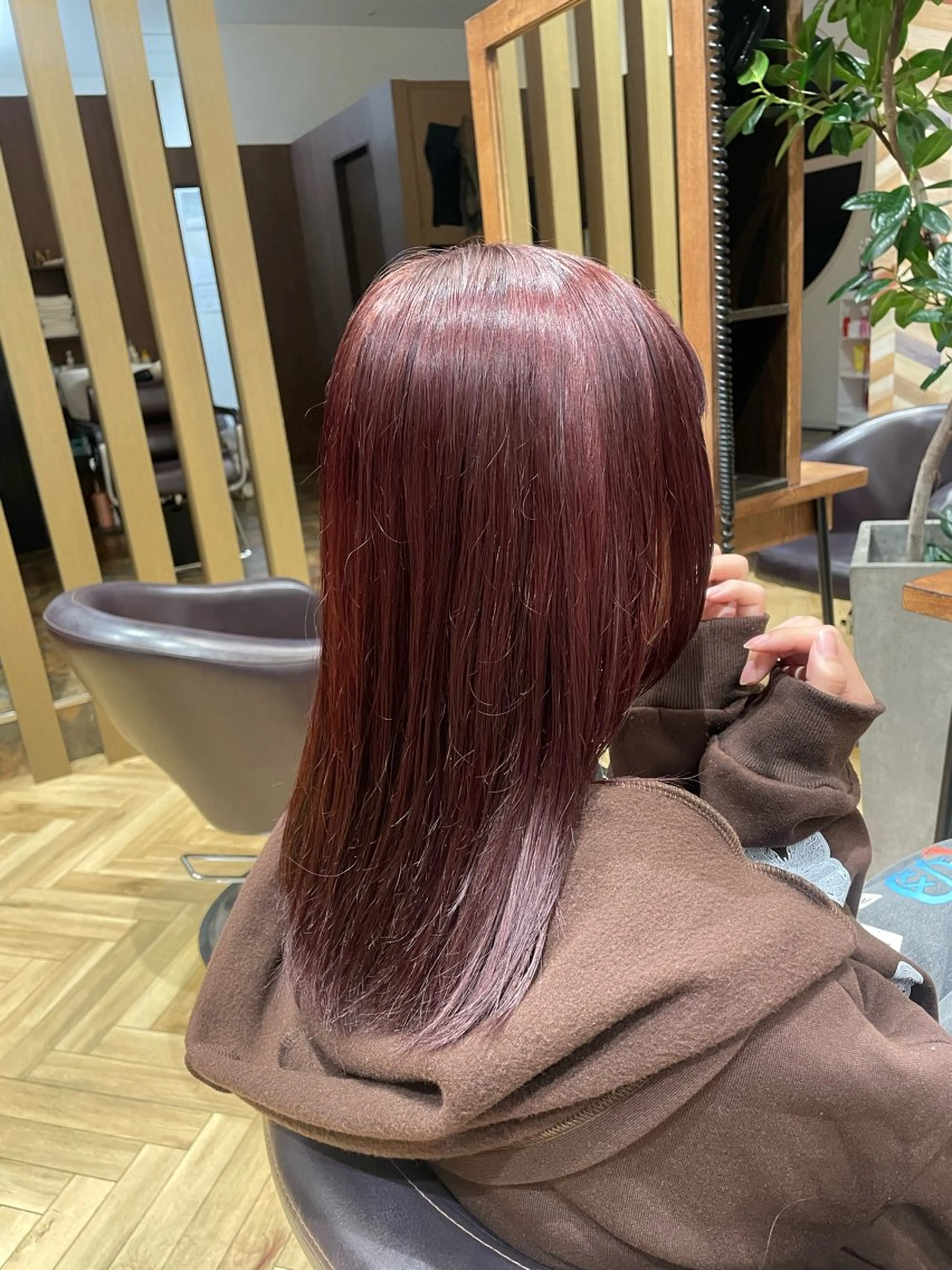 ロング カラー ブリーチ ブリーチなしカラー レッドカラー キルンサンピアン所属・ナチュラルカラー 児玉優香のヘアスタイル