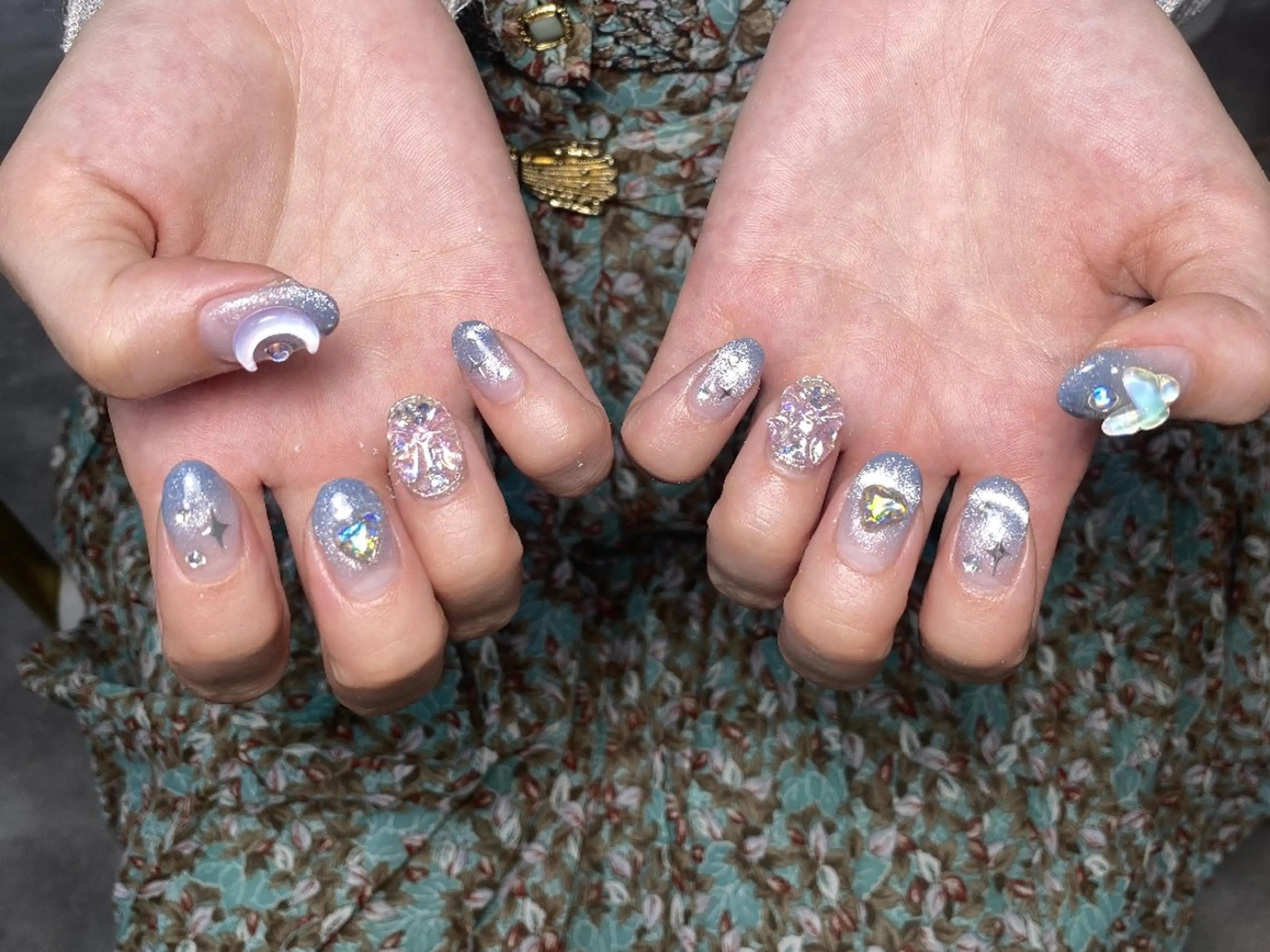 ネイル チークネイル 長さ出し フレンチネイル ジェルネイル キラキラネイル ハンドネイル UM Nail Salonのネイルデザイン