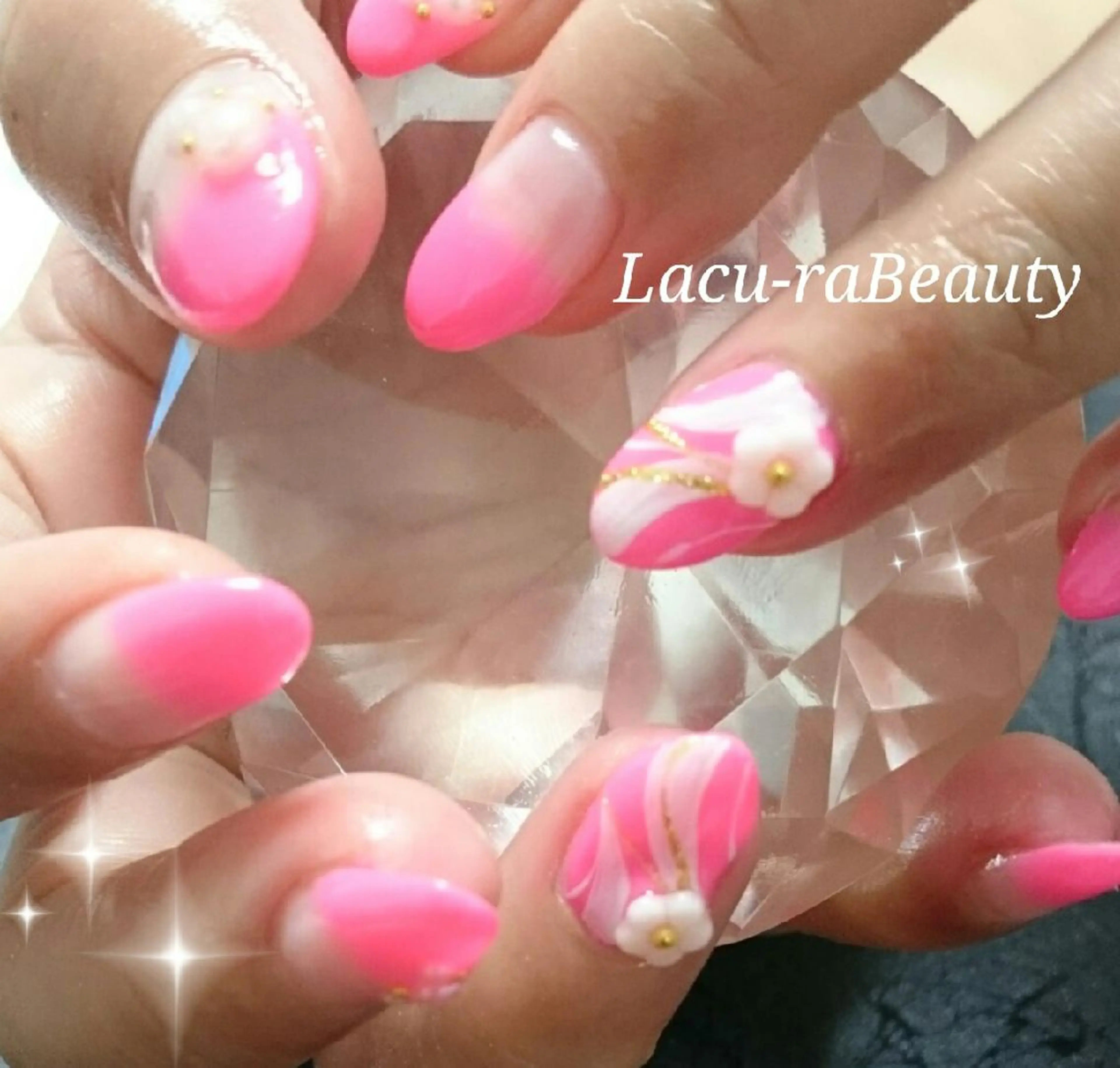 ネイル 小顔と腸の専門店 ラクーラビューティのエステ・リラクイメージ