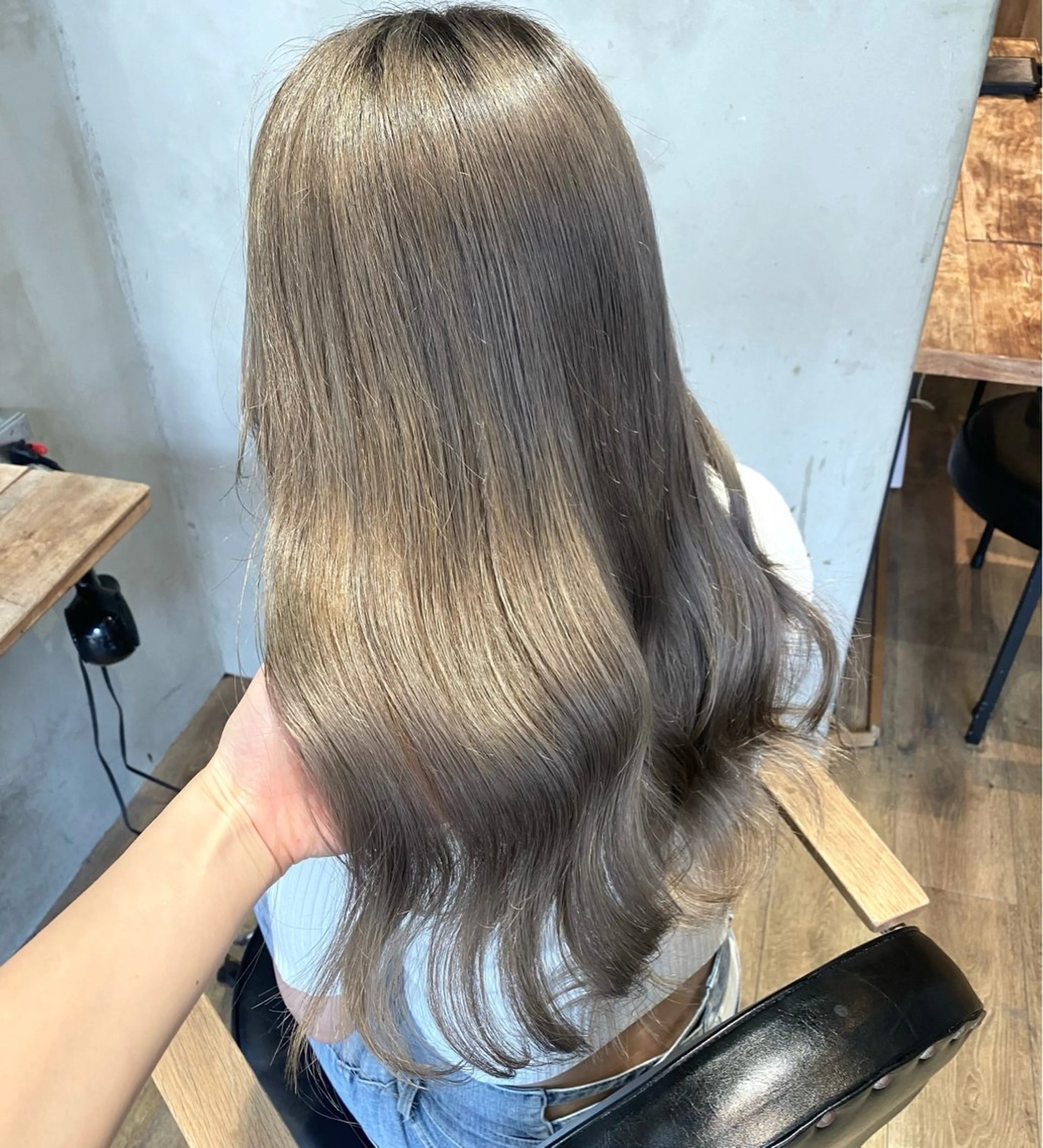 セミロング ヘアカラー 井上 麻帆のヘアスタイル
