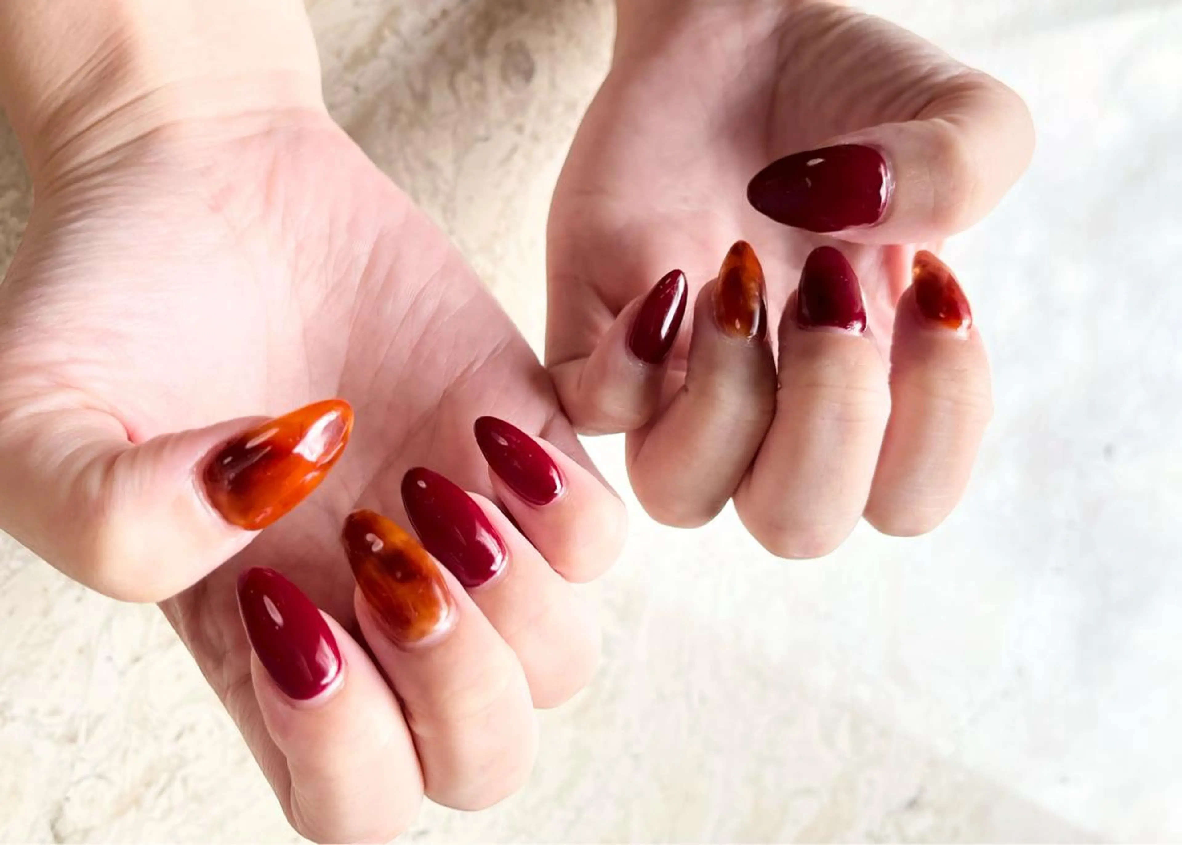 ネイル べっ甲ネイル ボルドー クリアネイル ジェルネイル 氷ネイル・うるうるネイル ハンドネイル mieux IZUMiのネイルデザイン