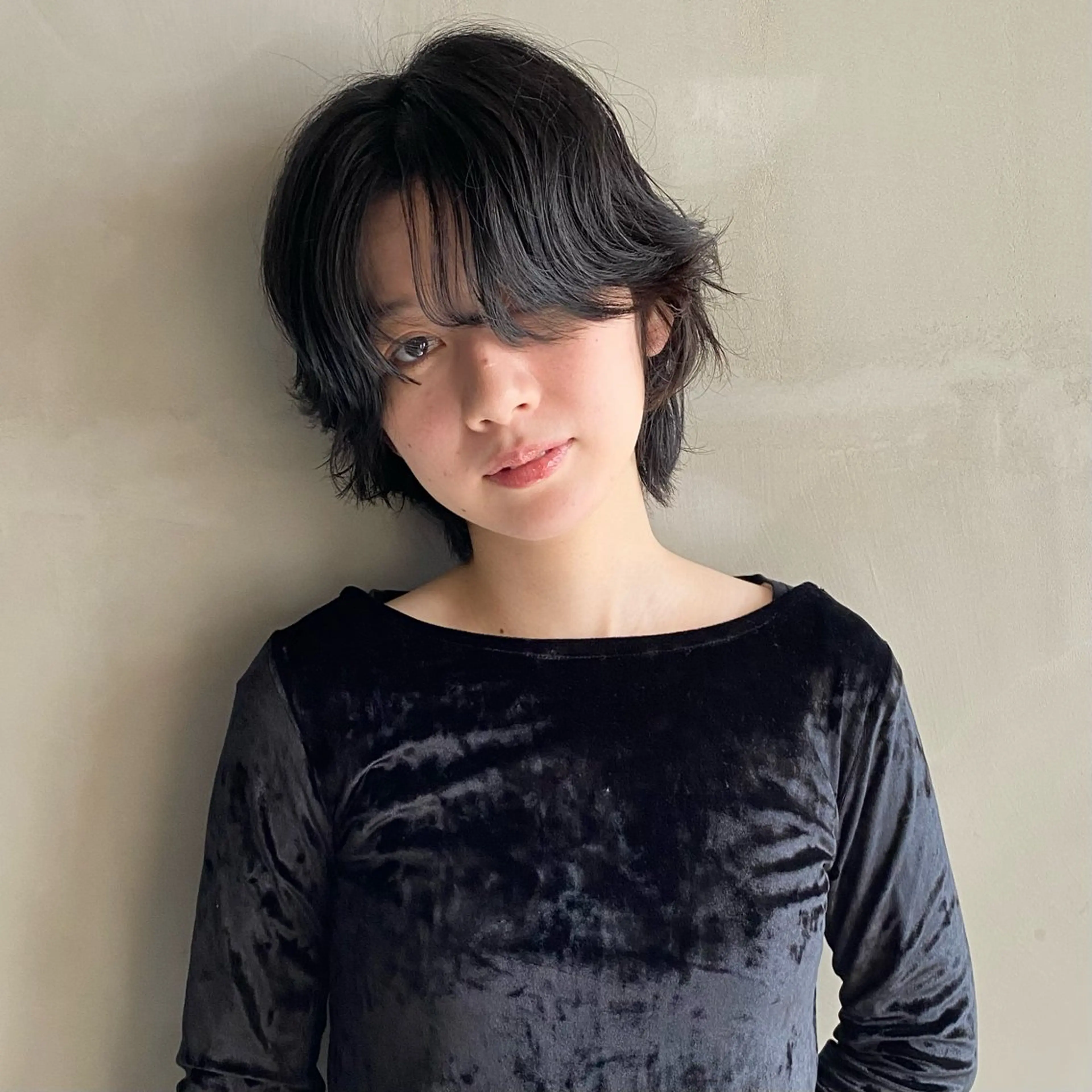 ショート カット トリートメント 肌馴染みくすみカラー 花房 佑夏のヘアスタイル