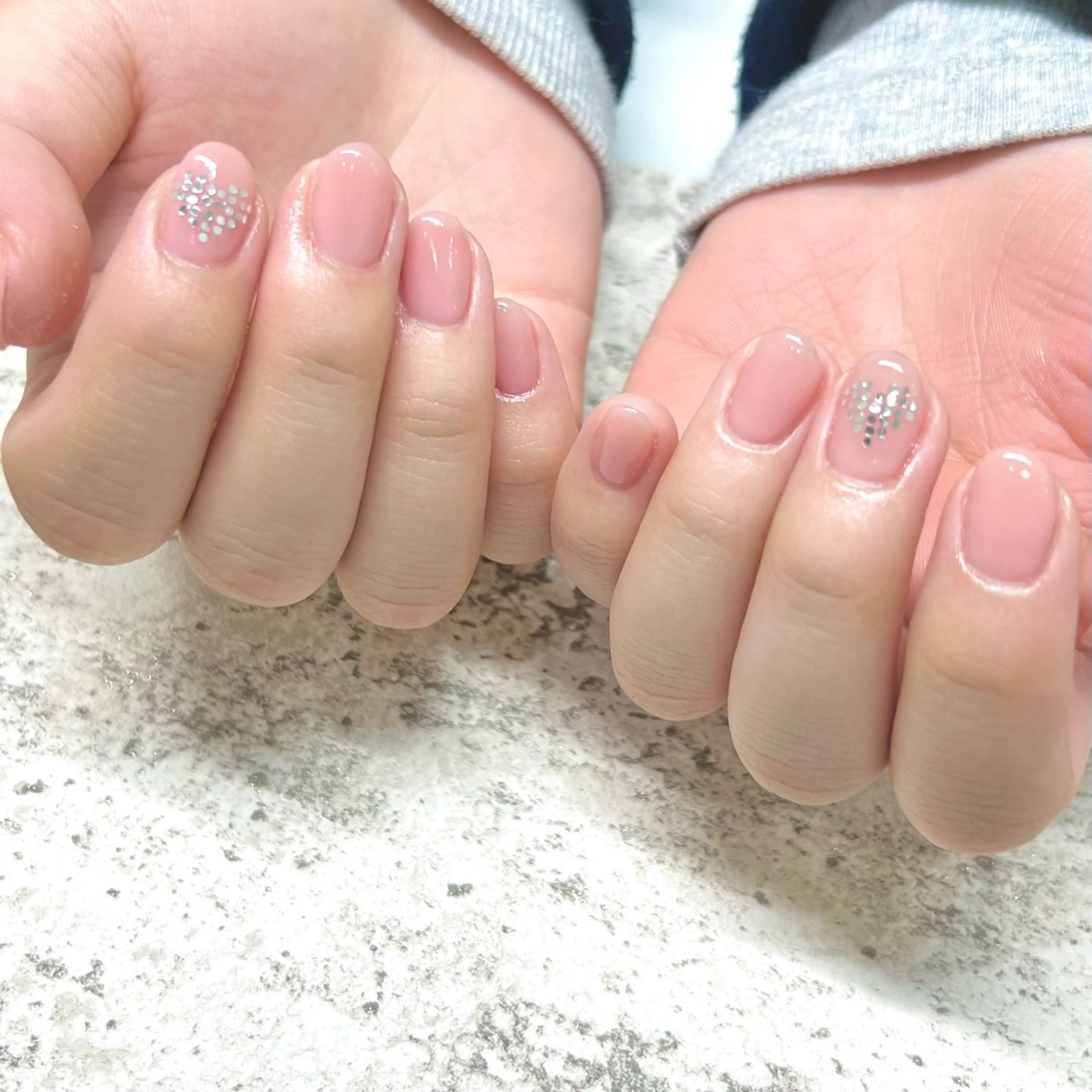 【hand nail】オフ込みワンカラー/フラッシュ/ラメグラの写真