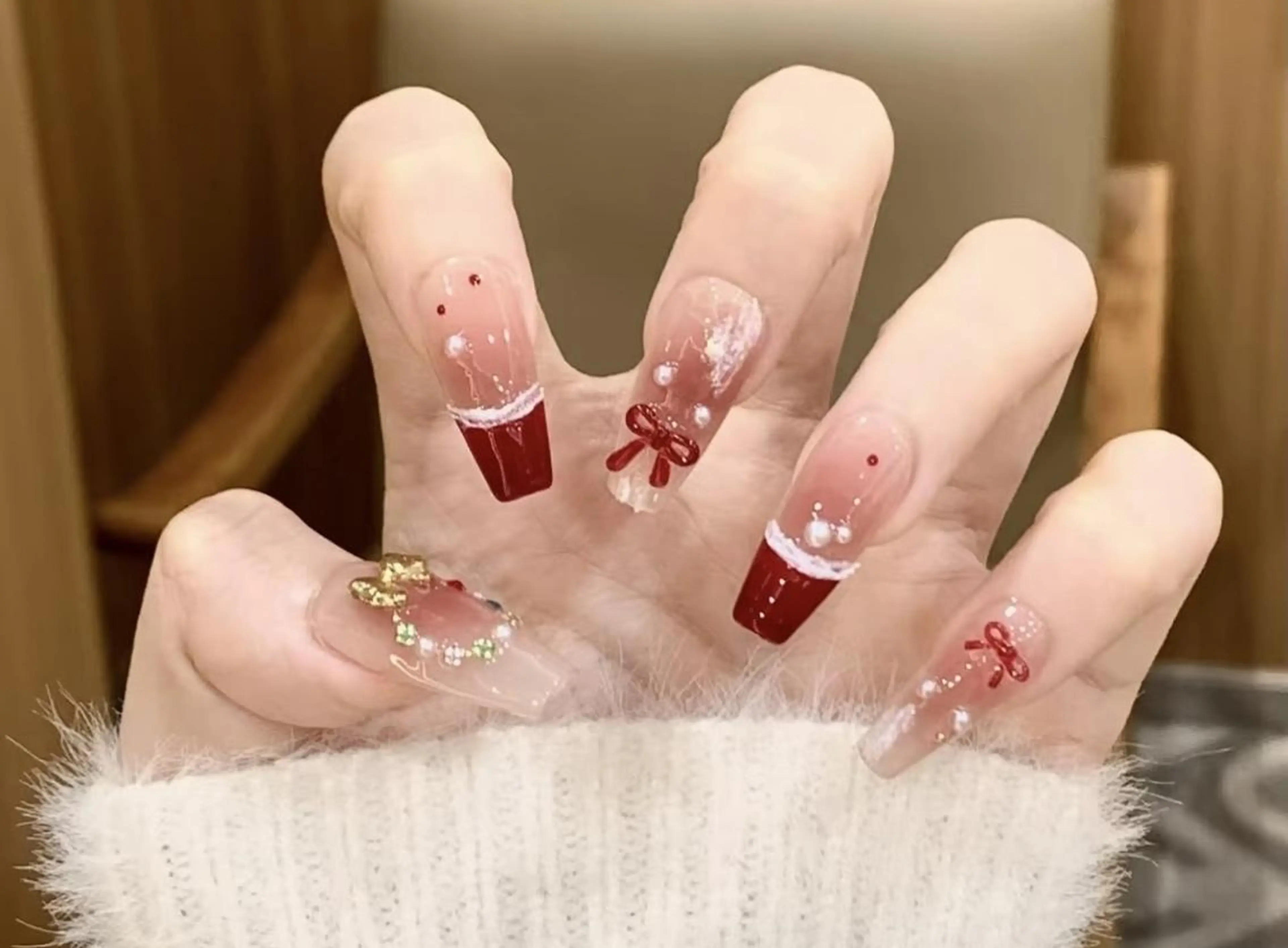 ネイル オーロラネイル チークネイル 長さ出し フットネイル フレンチネイル ハンドネイル リラネイル すみれのネイルデザイン