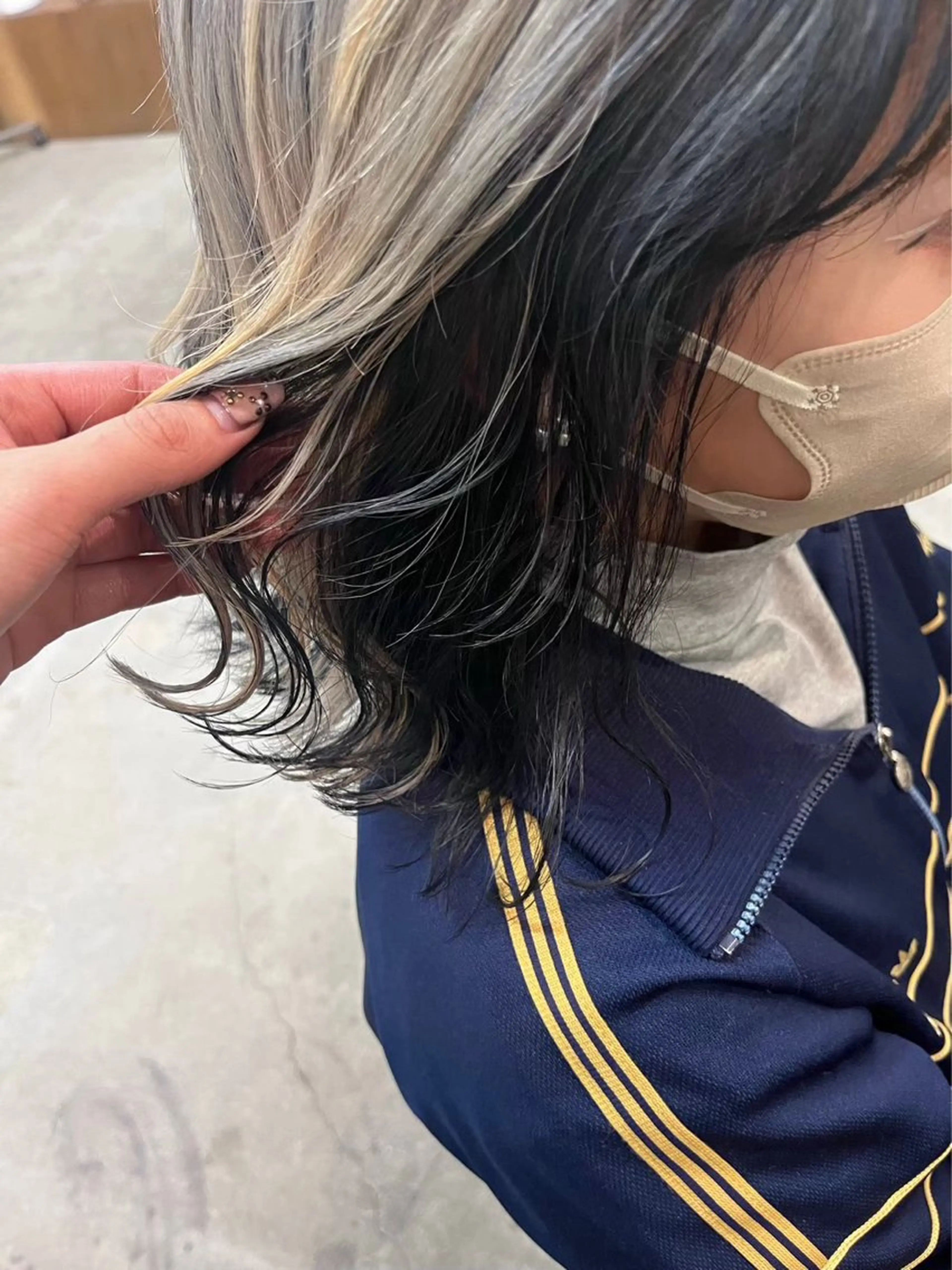 カラー 🌷花屋併設🌷 岡本明日実のヘアスタイル