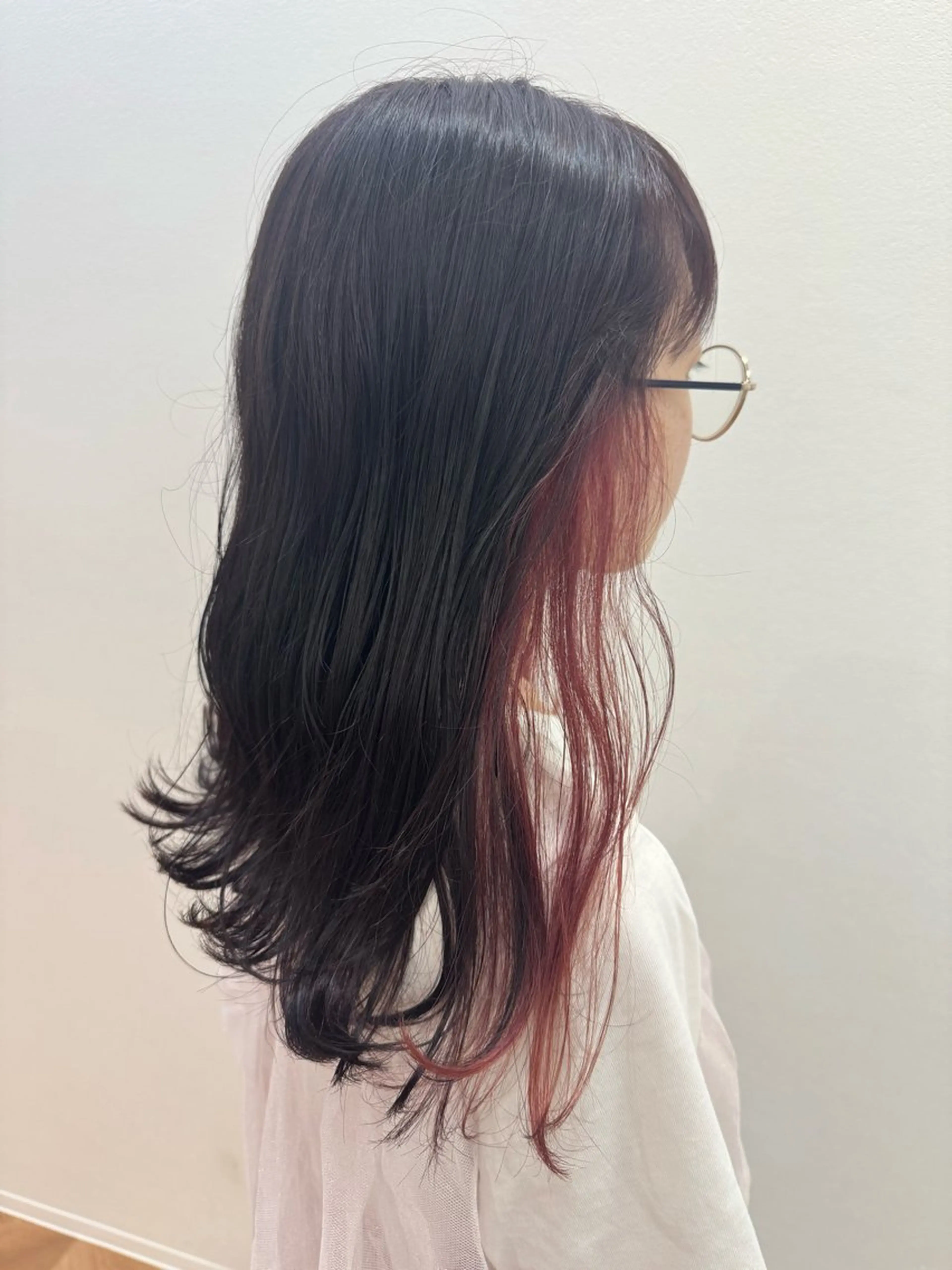 ロング カラー ピンクカラー カット ヘアカラー 佐々木 有彩のヘアスタイル