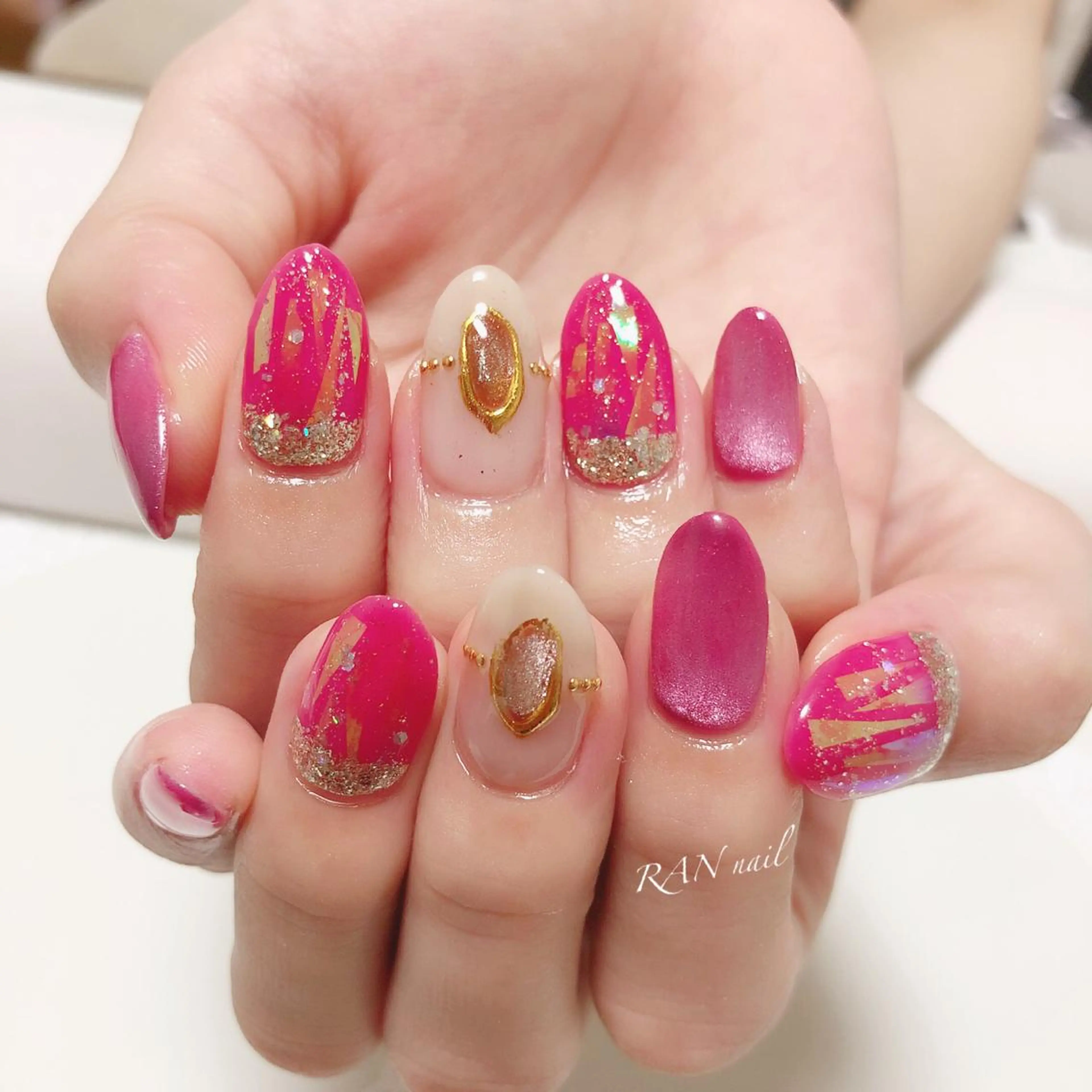 ネイル キラキラネイル ピンク ハンドネイル フットネイル RAN nail 〜ランネイル〜所属・RAN nailのネイルデザイン