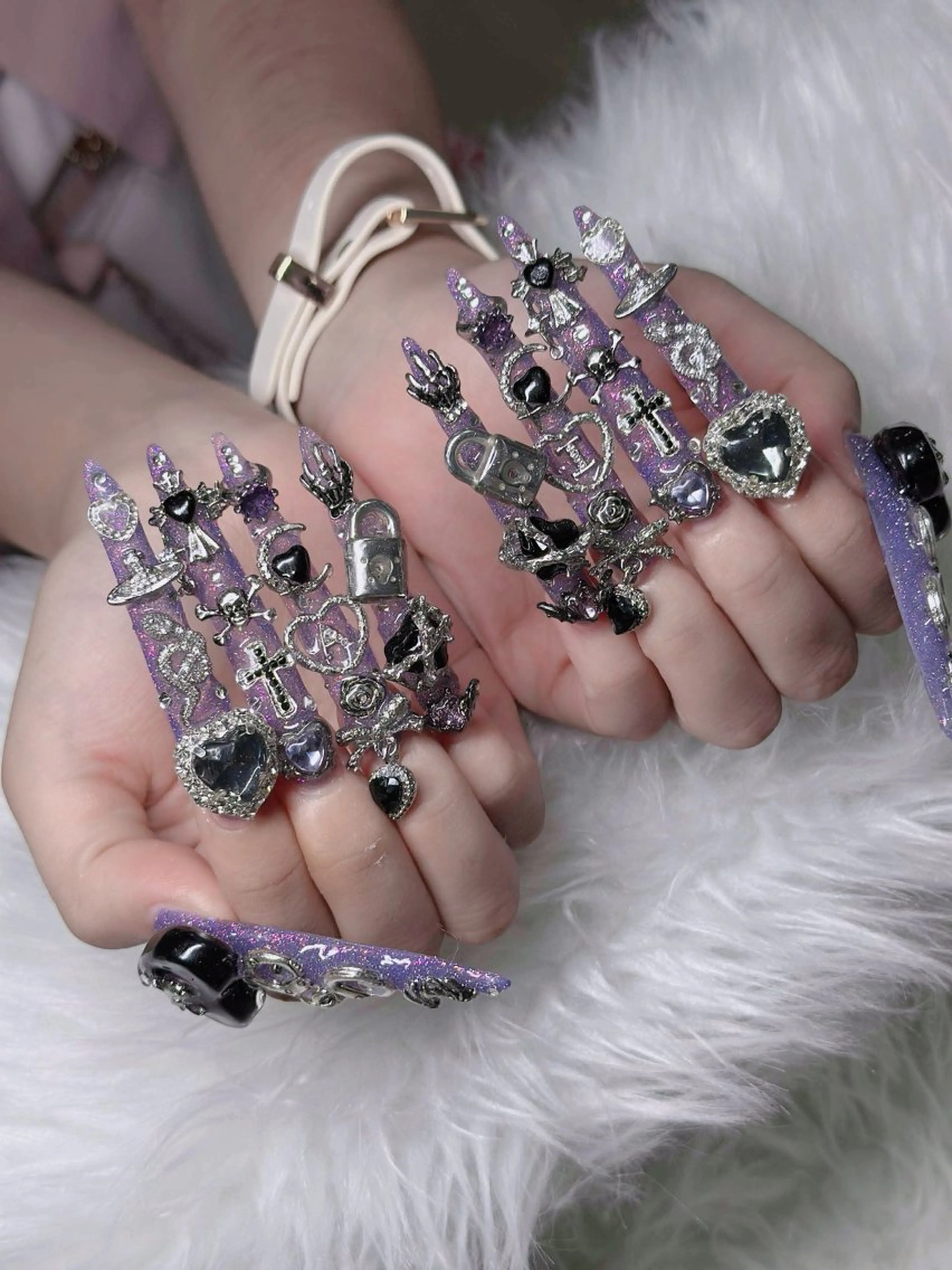 ネイル フレンチネイル ジェルネイル ガラスフレンチ ハロウィン ハート ハンドネイル H.baby Nail Salonのネイルデザイン