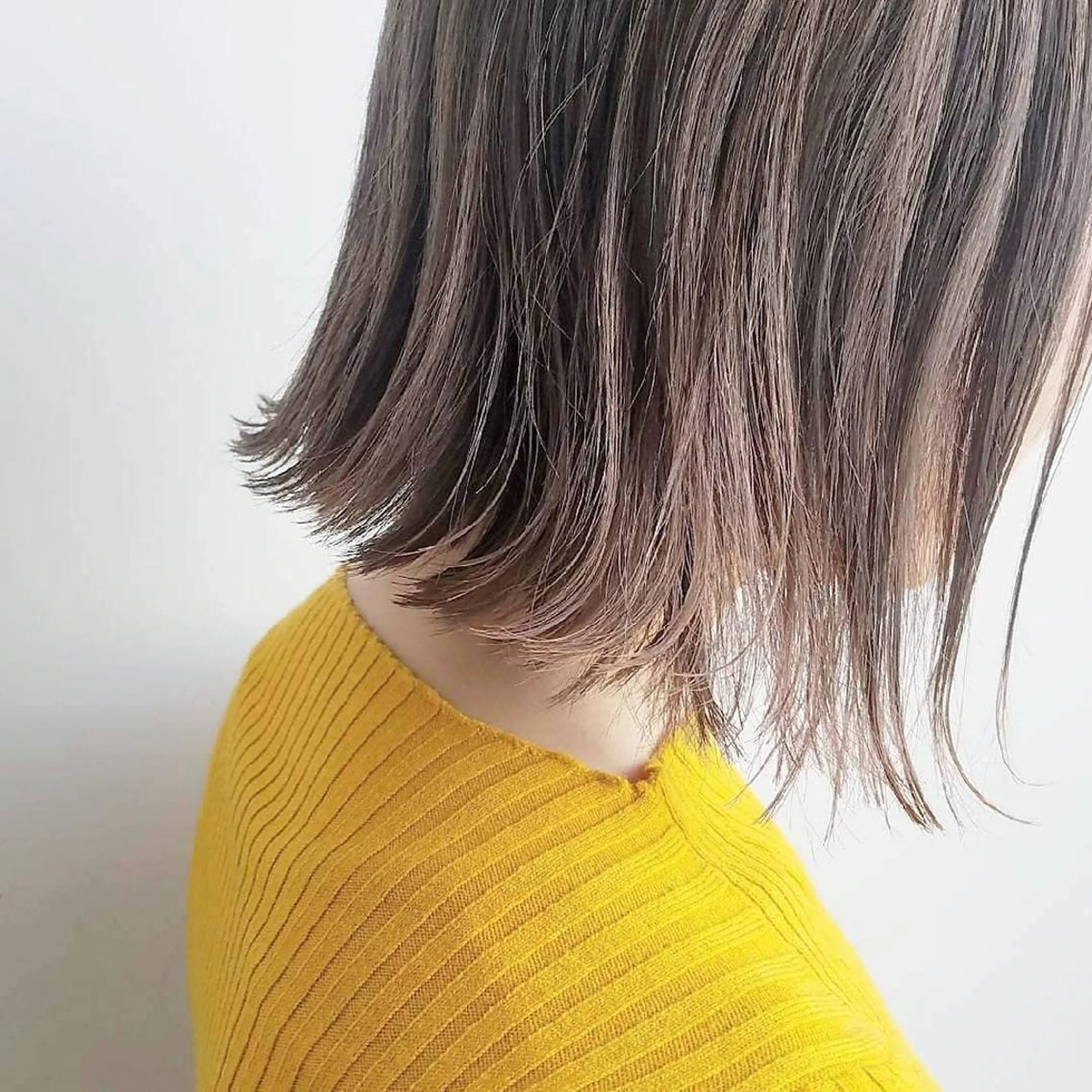 ミディアム カラー ハイトーンカラー iplus まつげ、眉毛、耳つぼのマツエク・マツパデザイン