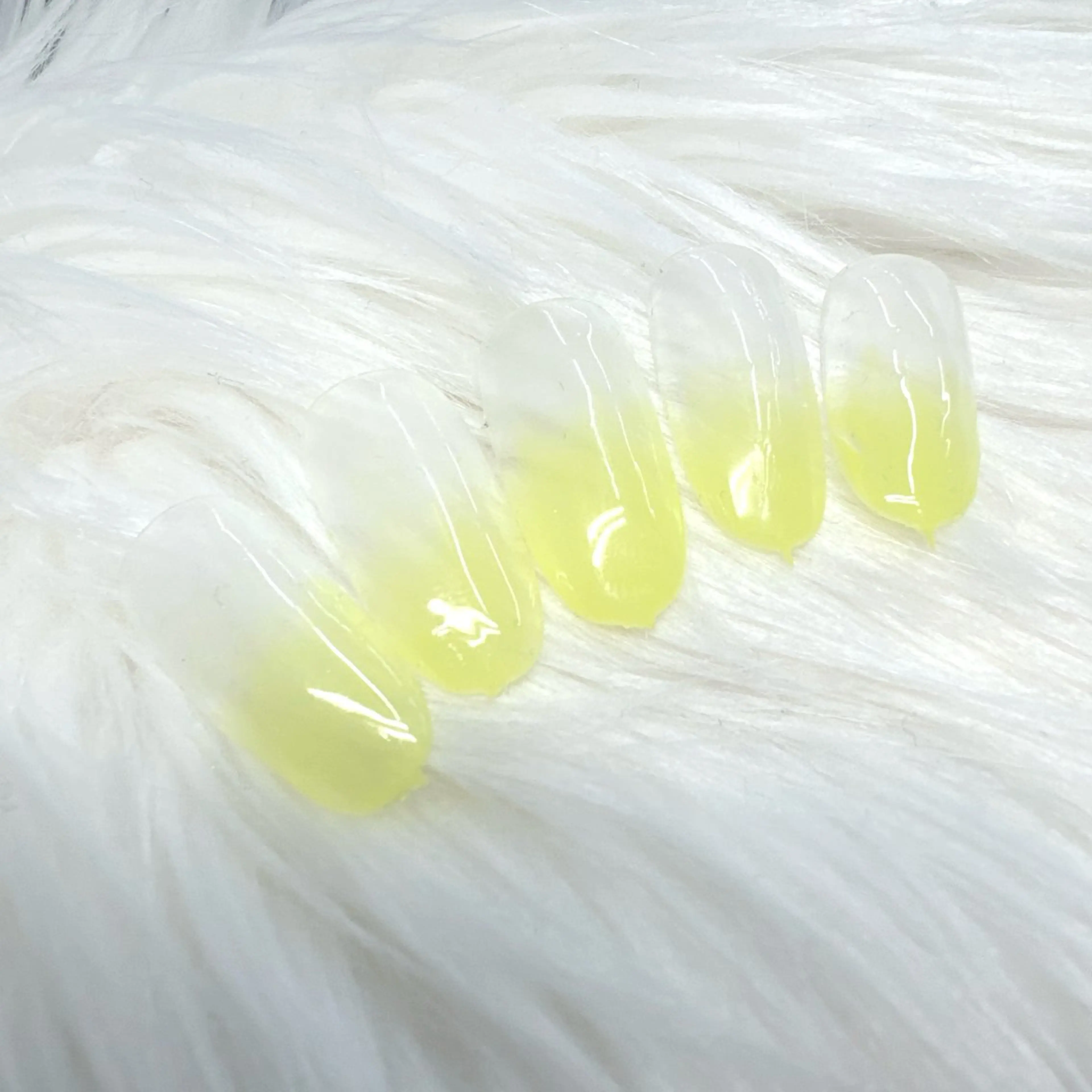 ネイル グラデーション 黄色 大塚 澄玲のネイルデザイン