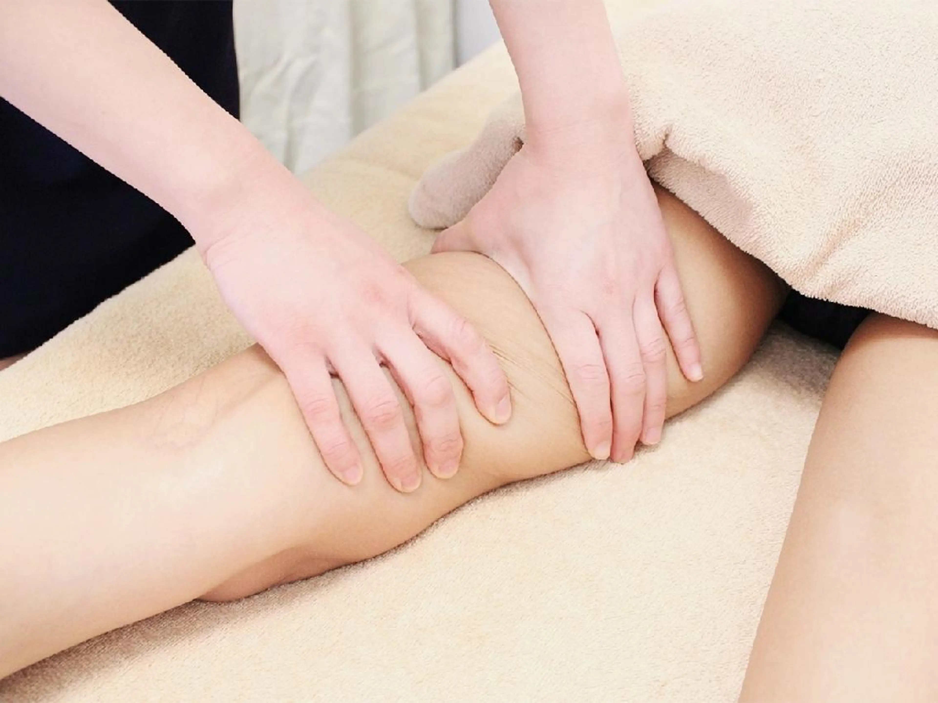 【選べるコース90分】全身アロマ60分+美脚リンパor小顔フェイシャル30分の写真