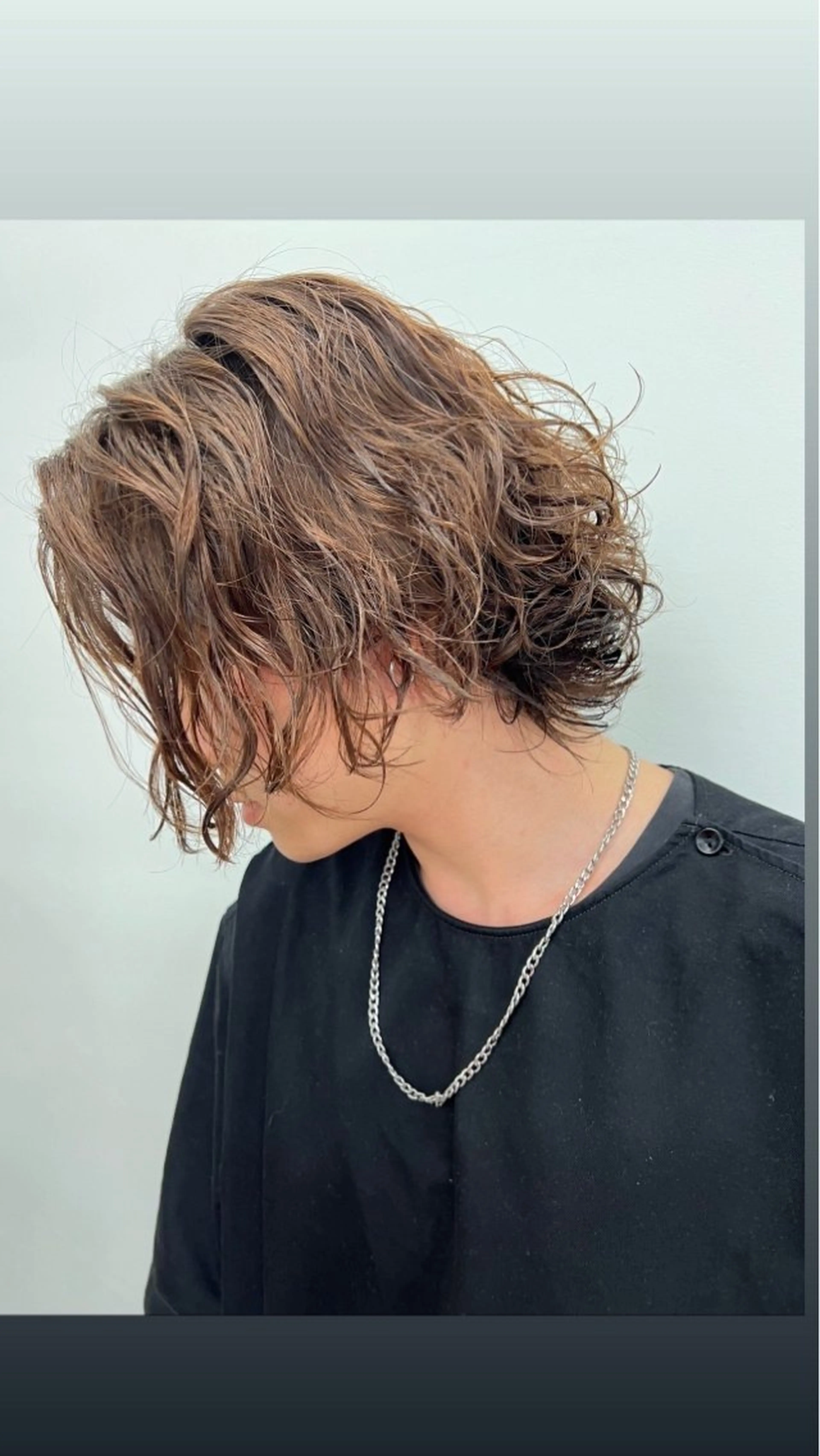 メンズ ダブルカラー寒色系 ボリューム改善ハヤトのヘアスタイル