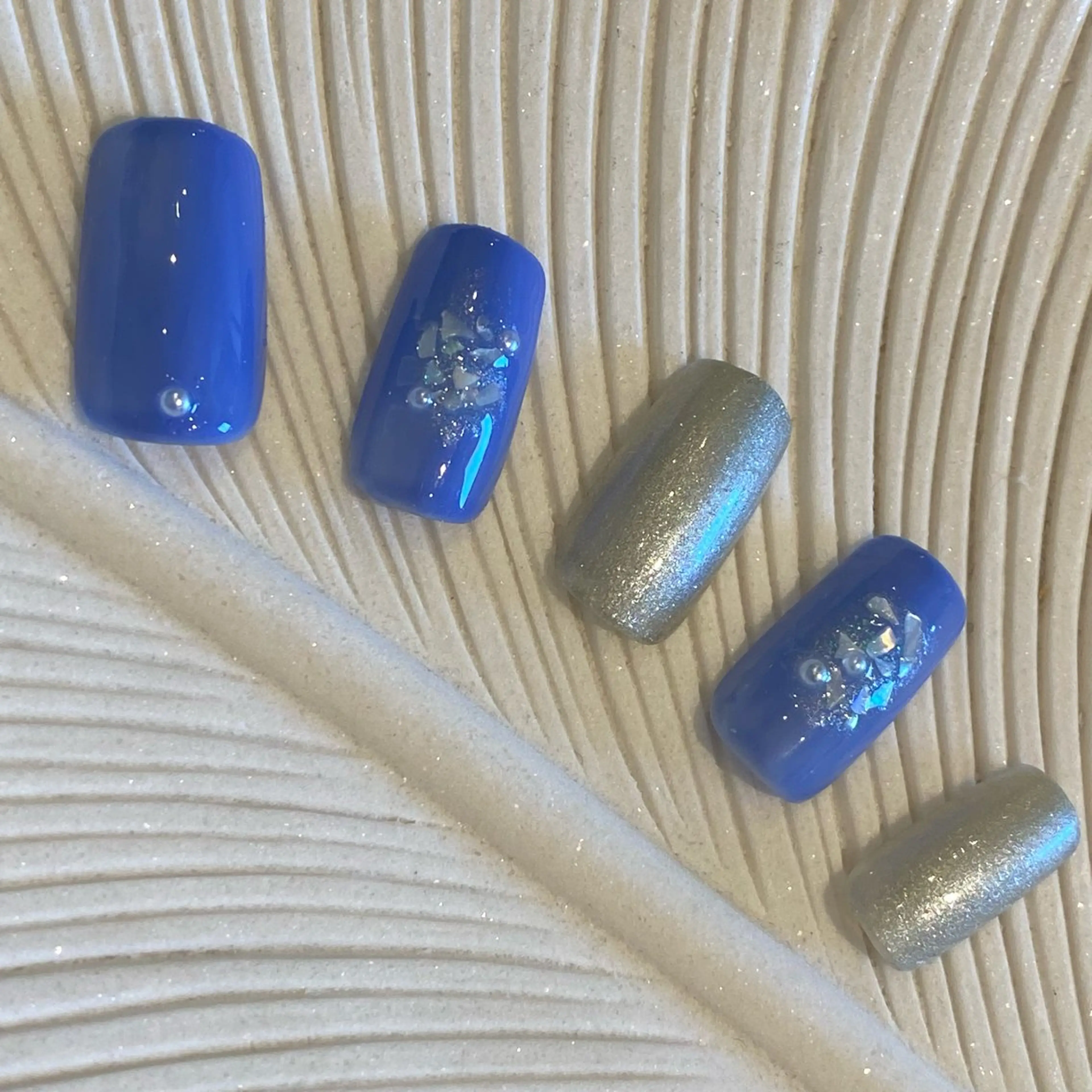 ネイル AurorA Enaのネイルデザイン