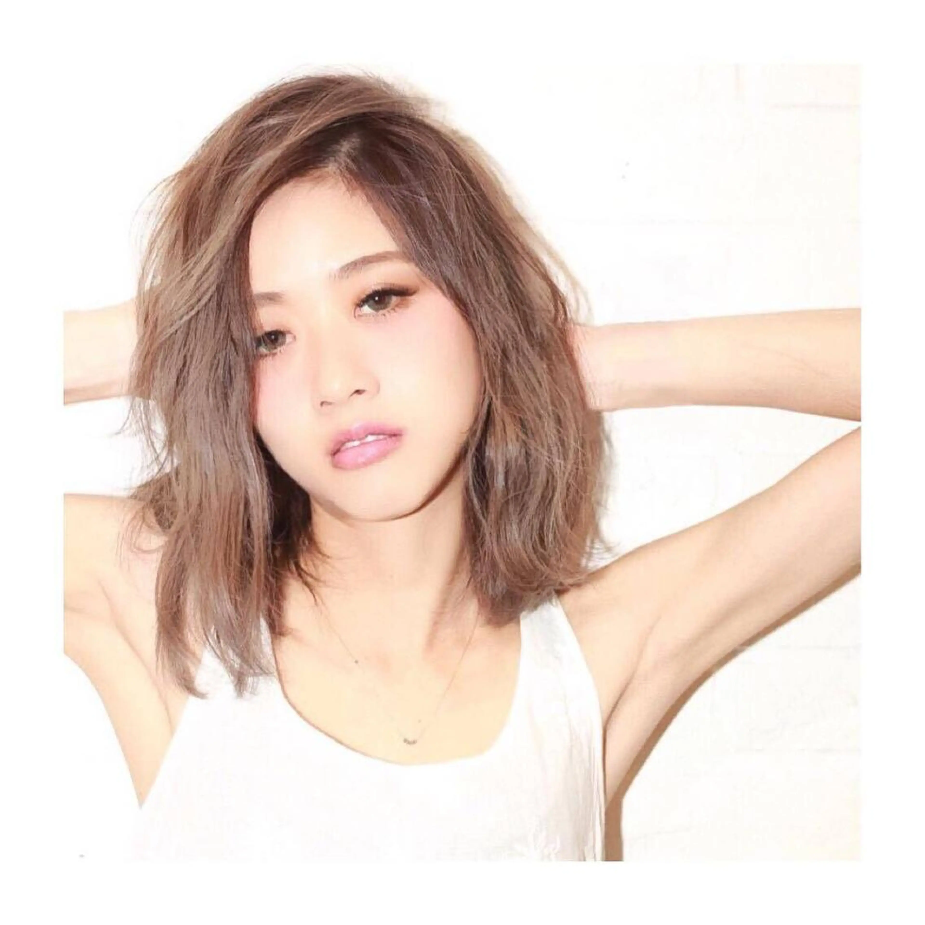 ミディアム カラー パーマ u hair所属・こばやし ももこのヘアスタイル