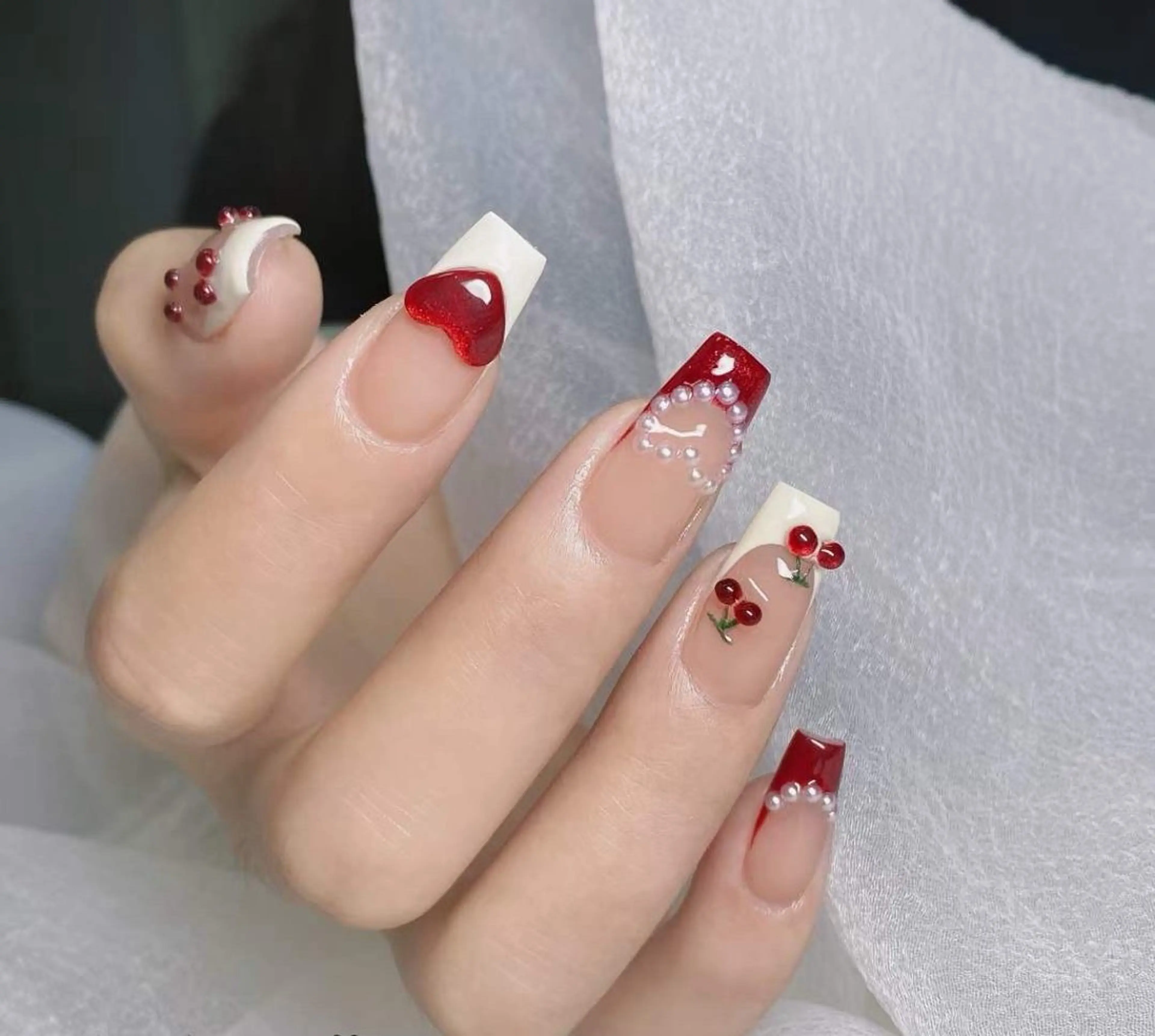 ネイル pink ladyサロン所属・べ にのネイルデザイン