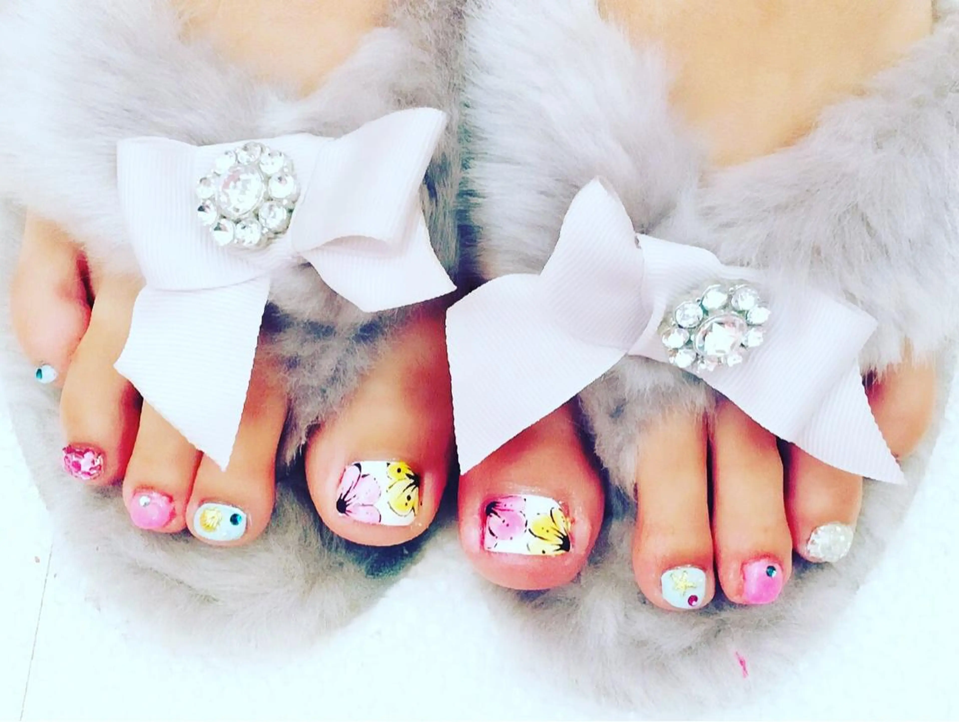 ショート カラー パーマ ヘアアレンジ メンズ キッズ ネイル マツエク・マツパ 付け放題 アートネイル フットネイル ジェルネイル 持ち込み NAILSGOGO shibuyaのネイルデザイン