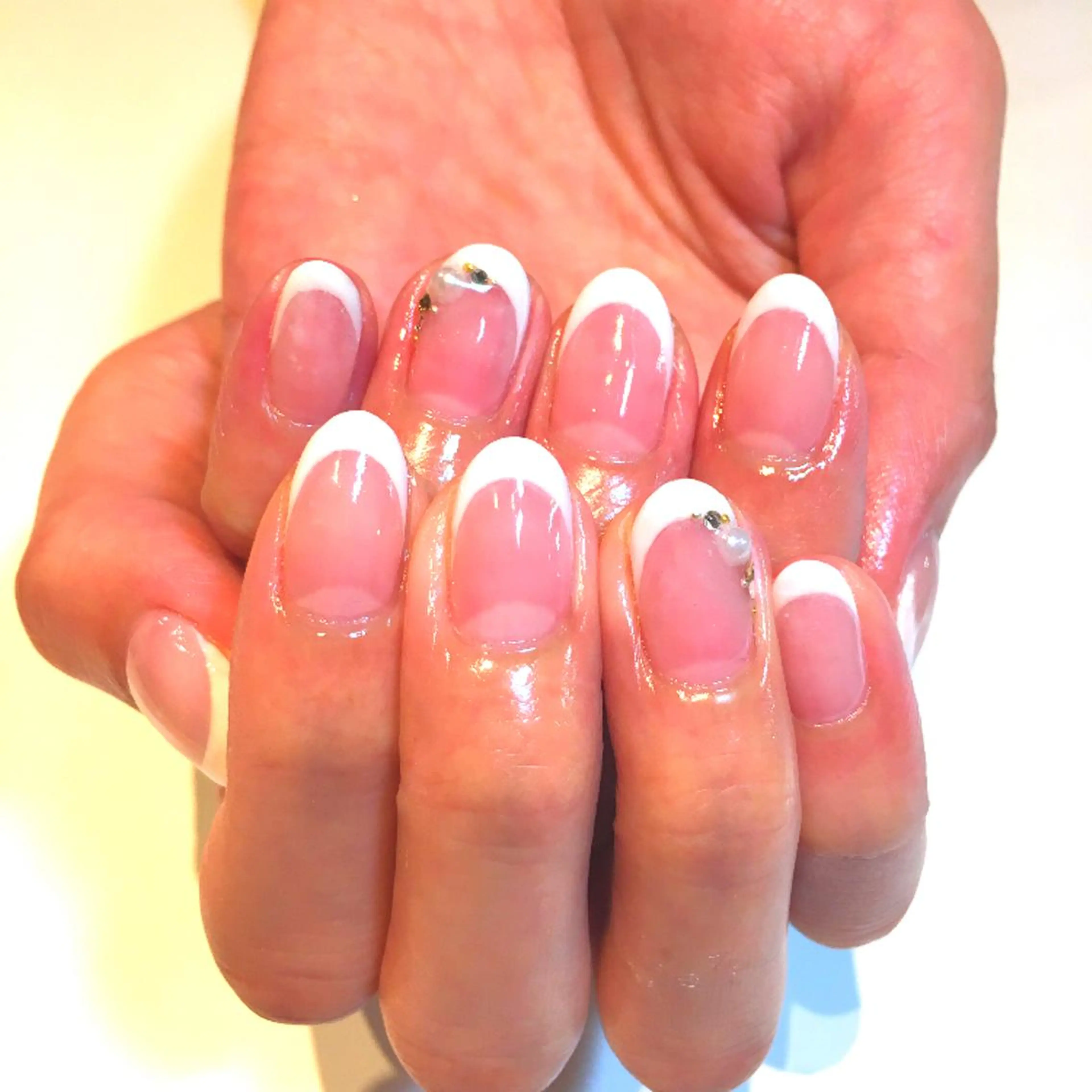 ネイル フレンチネイル オフィスネイル アンドルーチェ スクールの眉毛・アイブロウイメージ