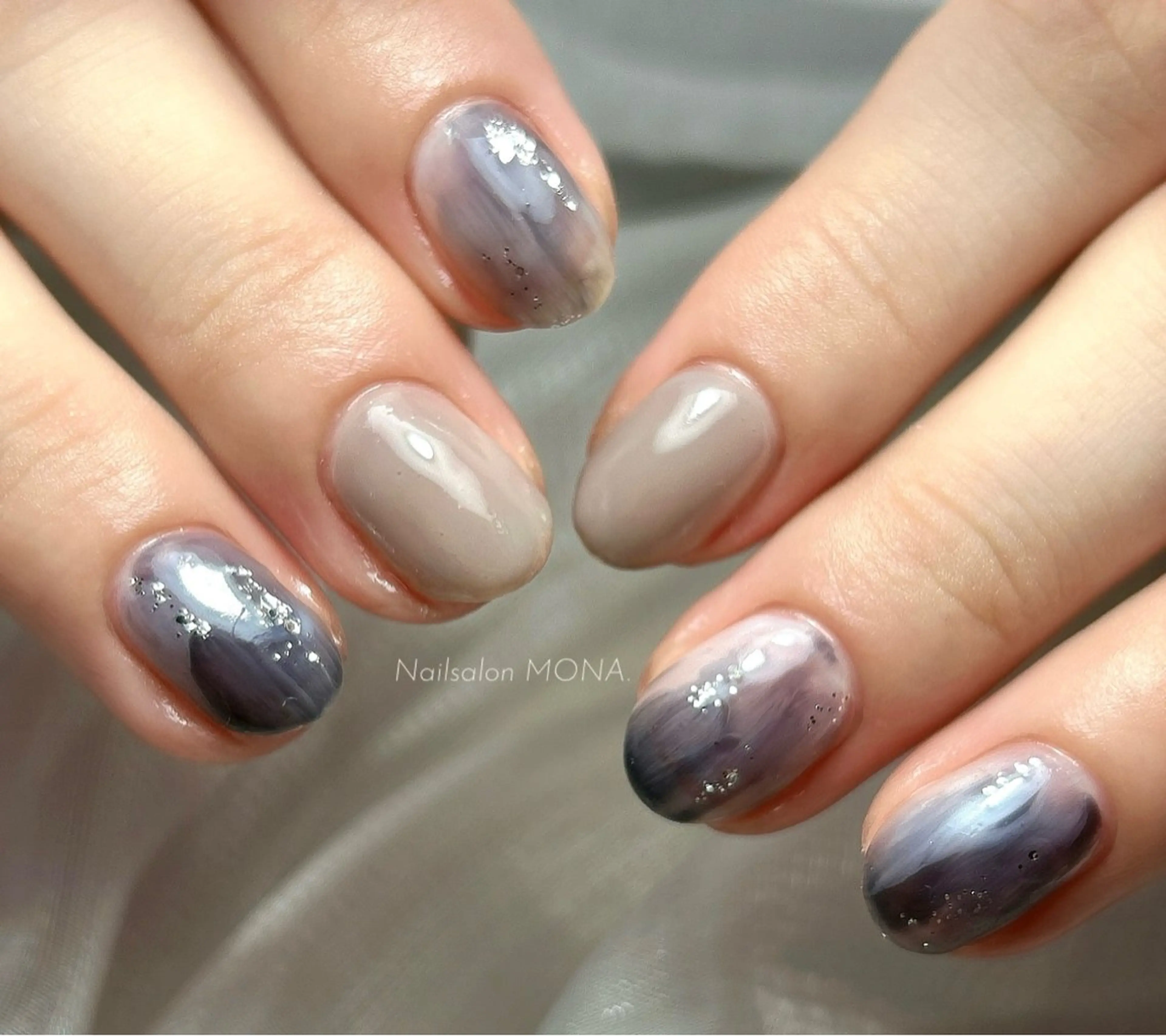 ネイル ネイビー ニュアンスネイル ハンドネイル Nailsalon MONA.のネイルデザイン