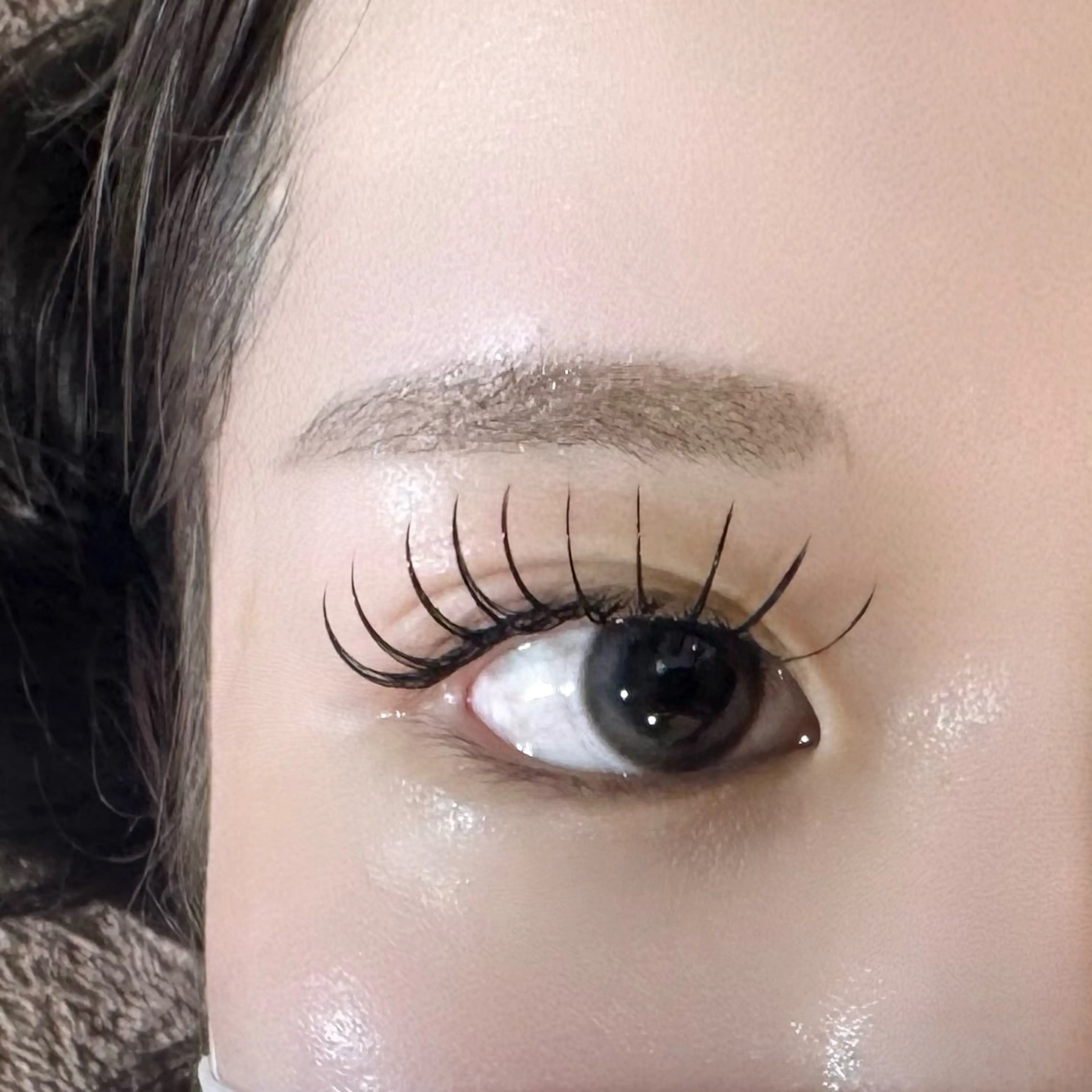 マツエク・マツパ 束感まつ毛 岡田 ももこの眉毛・アイブロウイメージ