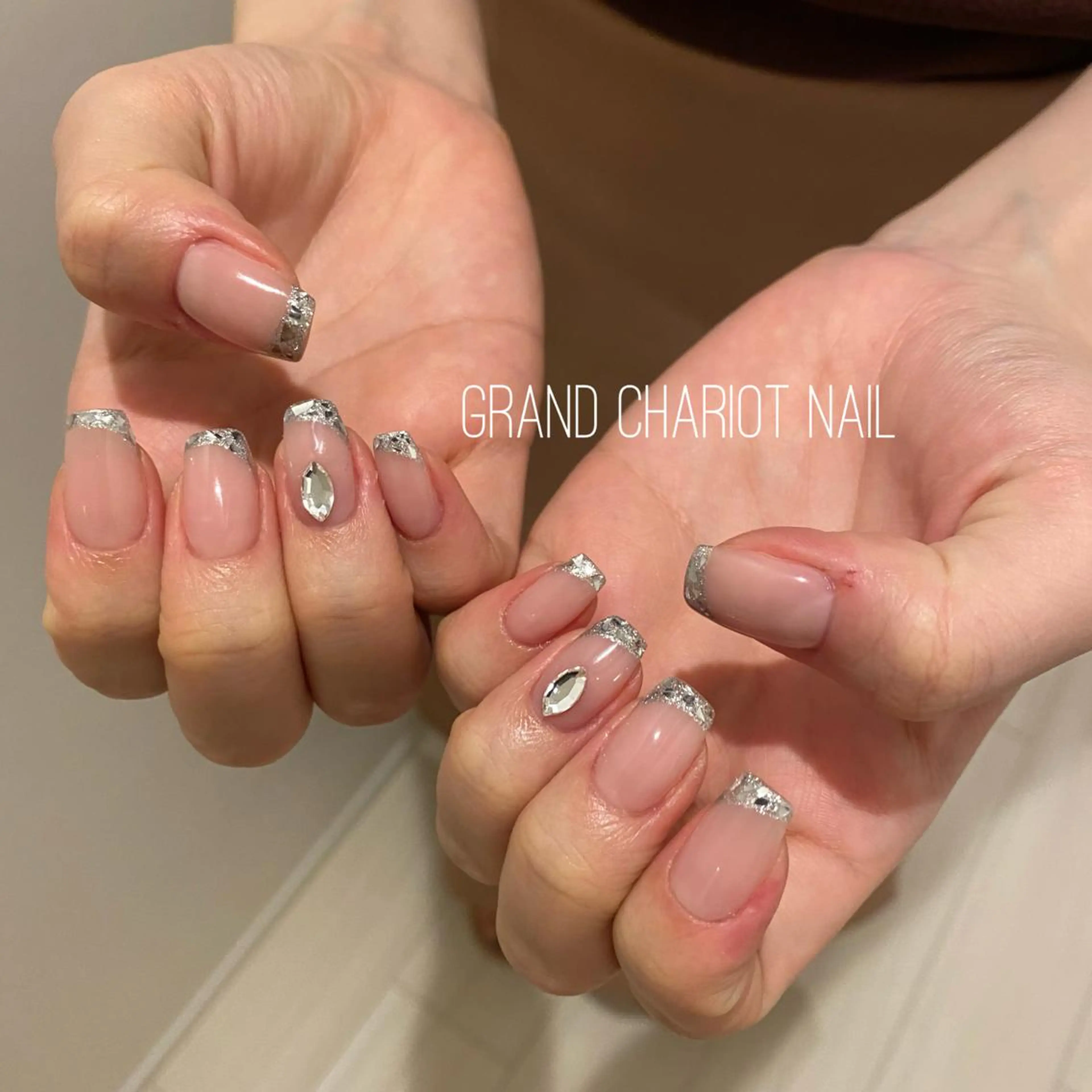 ネイル フレンチネイル ガラスフレンチ NORA nail UMEDAのネイルデザイン