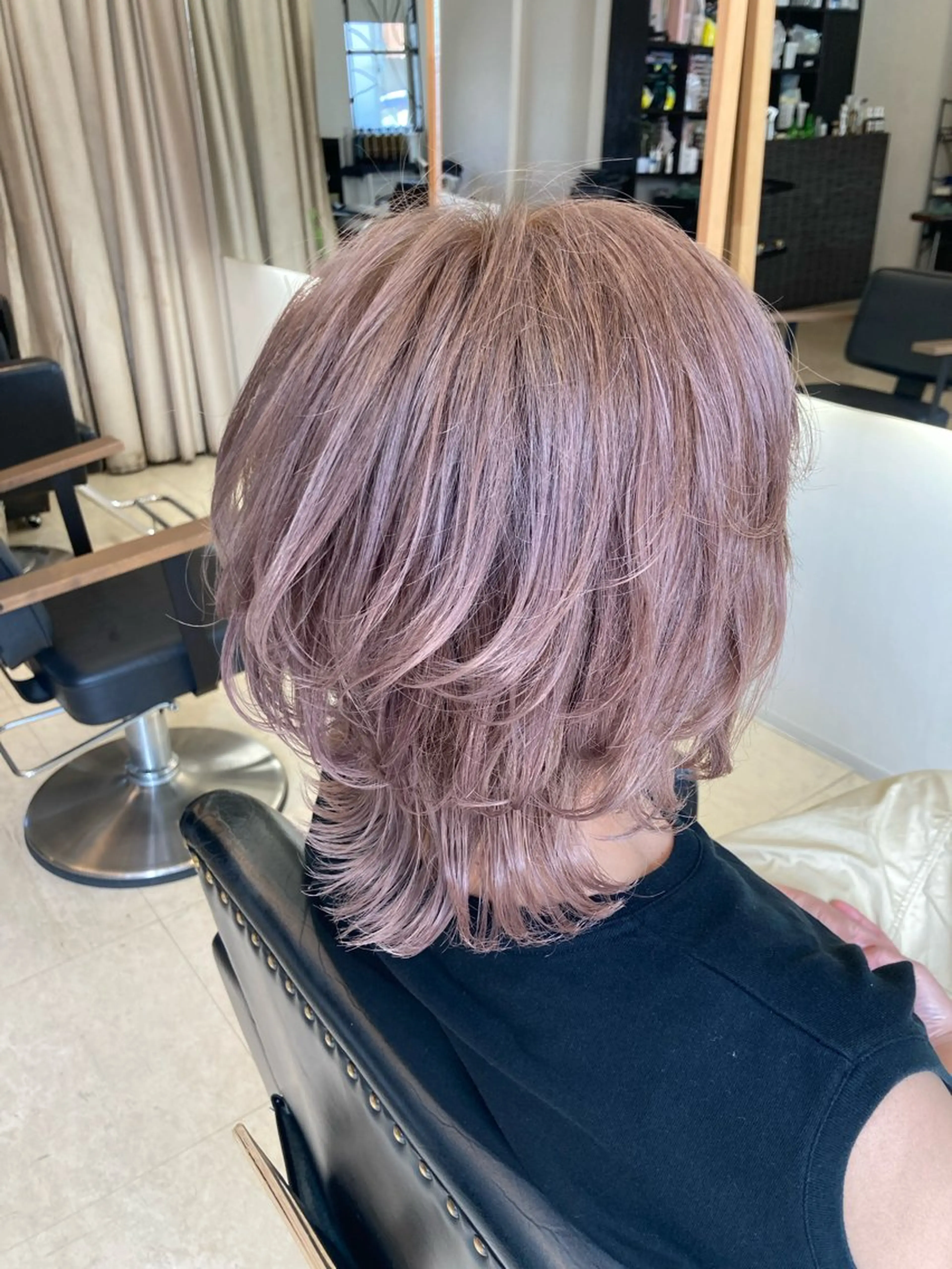 ミディアム カラー ベージュカラー ハイトーンカラー ピンクカラー ピンクベージュ 松岡 アユミ  berryのマツエク・マツパデザイン