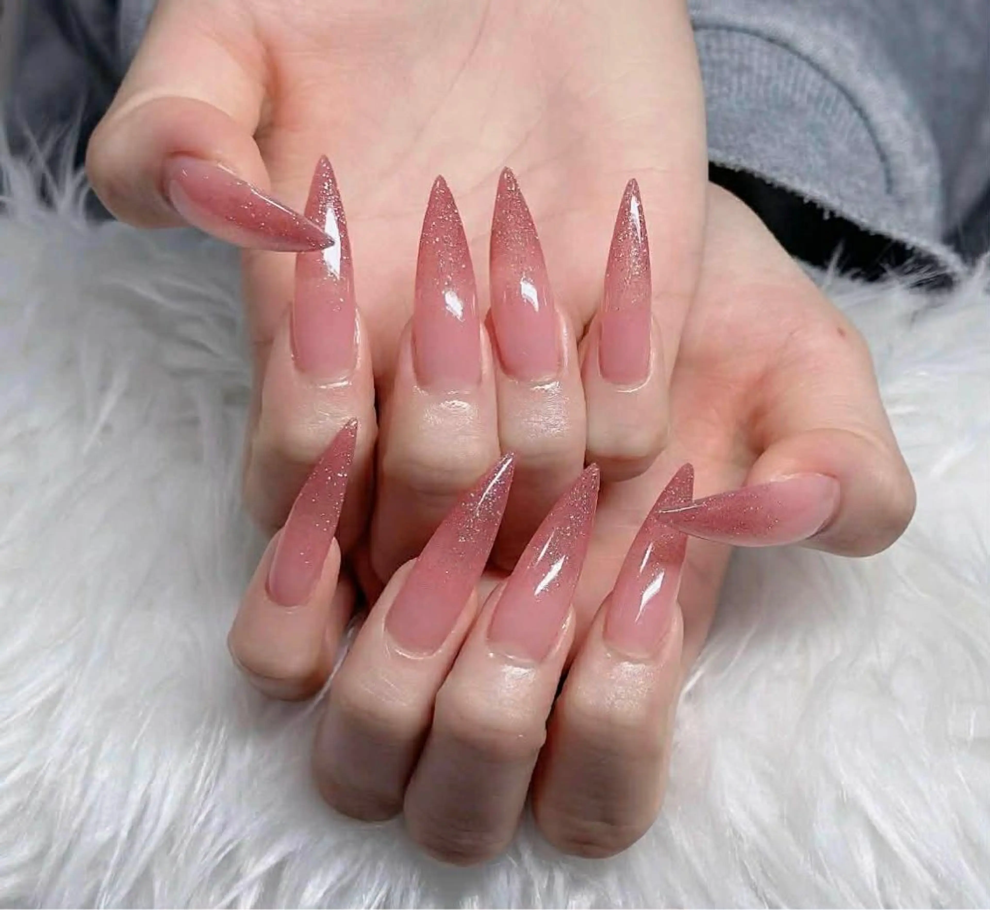 ネイル アートネイル ボルドー フレンチネイル ジェルネイル 氷ネイル・うるうるネイル ハンドネイル Julie Nails所属・Nguyenthuy Linhのネイルデザイン