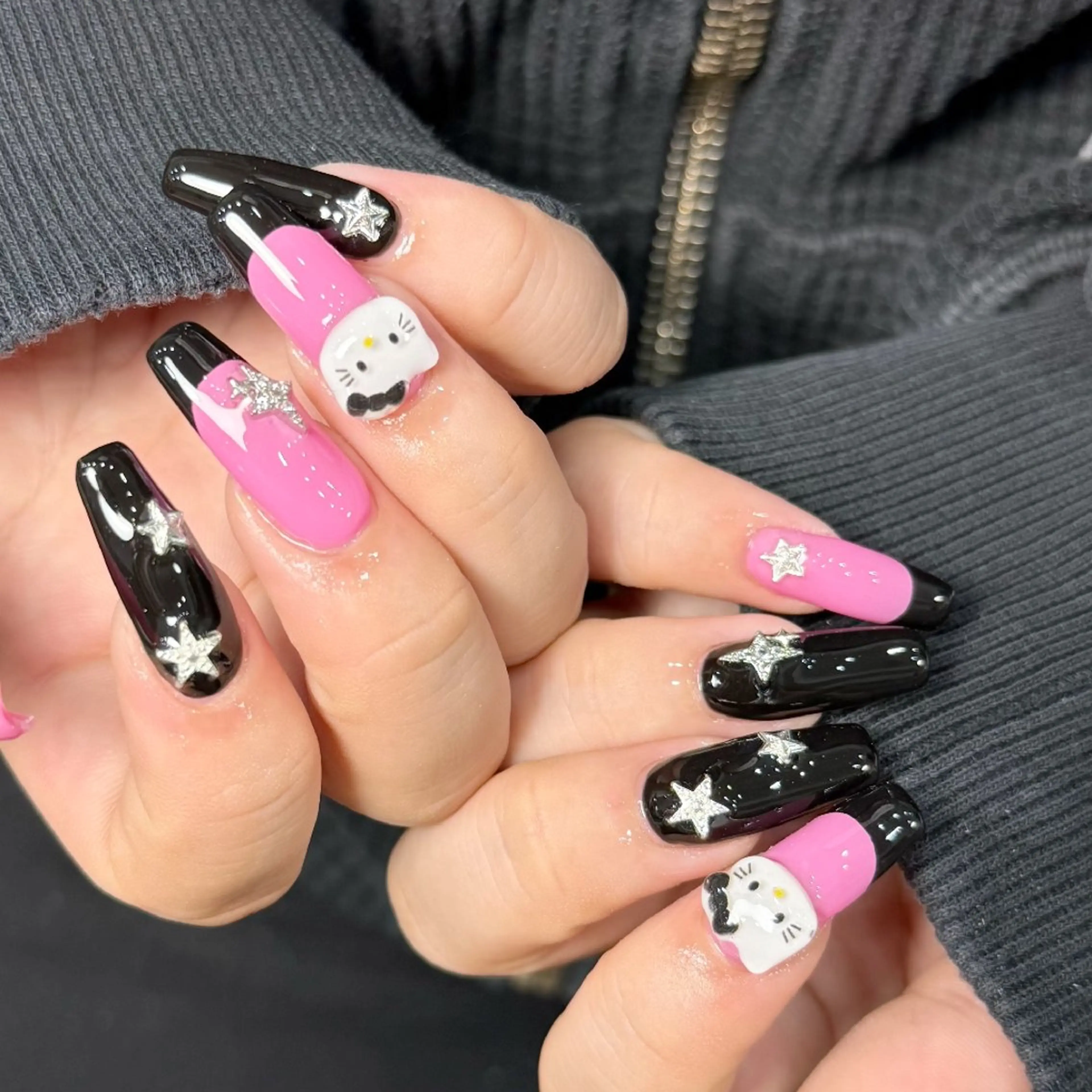 ネイル チークネイル フレンチネイル ジェルネイル ガーリー キラキラネイル ハンドネイル UM Nail Salonのネイルデザイン