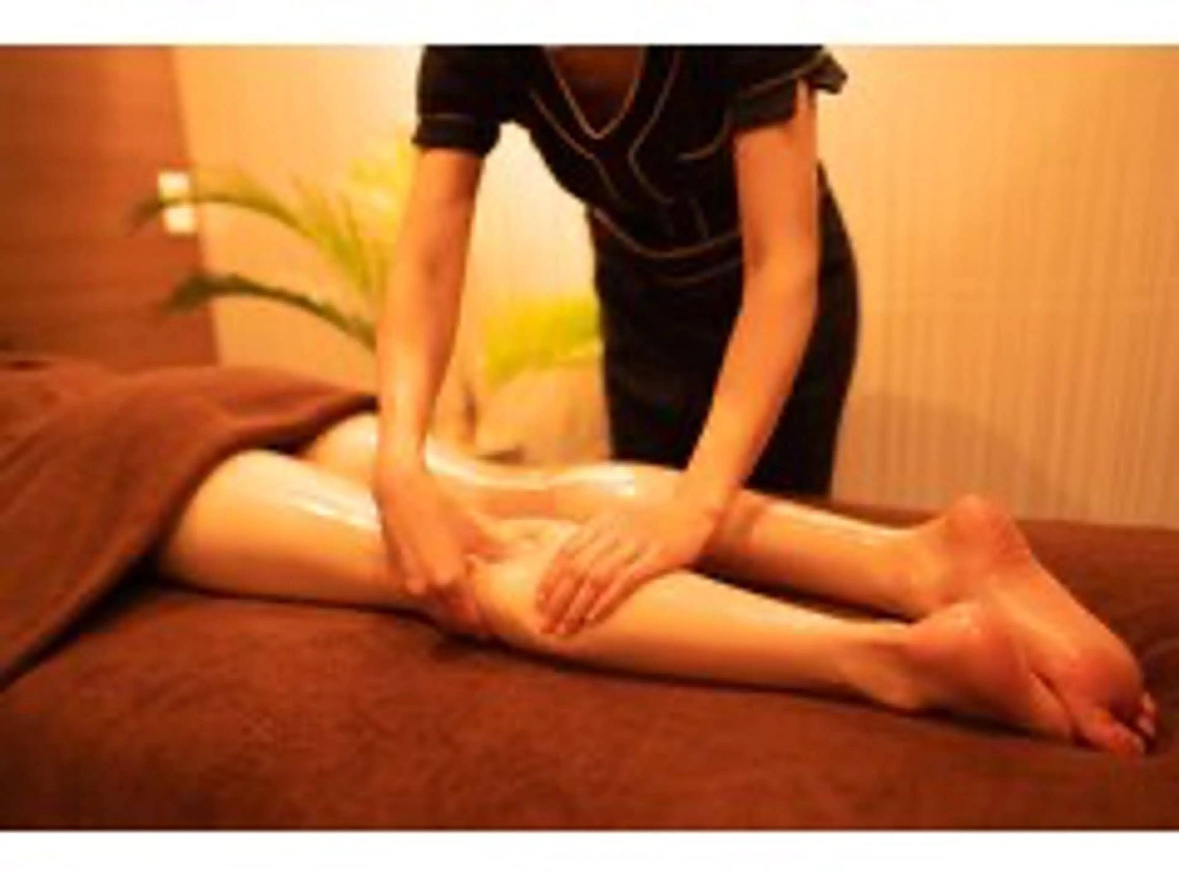 アロマ背面全身60分＋足裏30分+ヘッド&ハンド10分\6980の写真