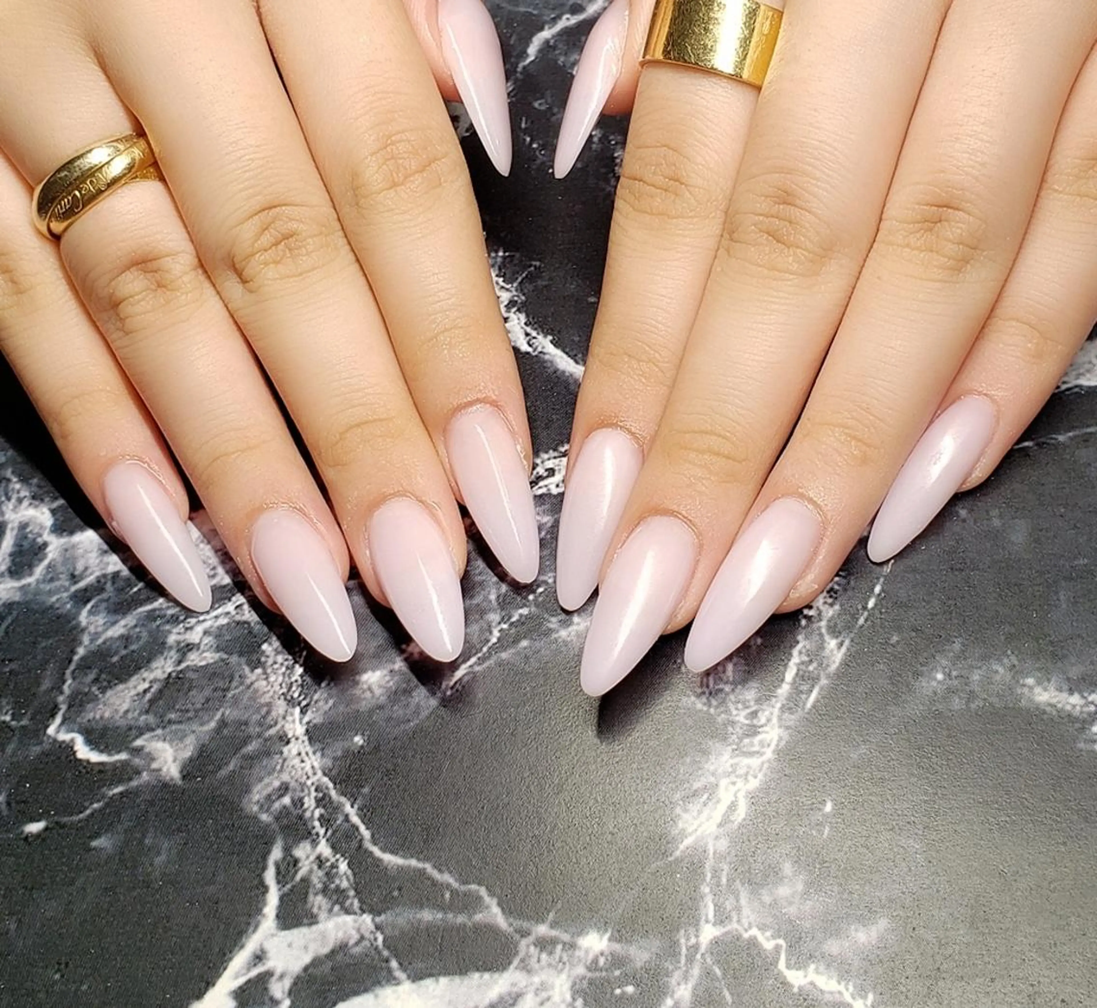 ミディアム ネイル ハンドネイル クロキ 。のネイルデザイン