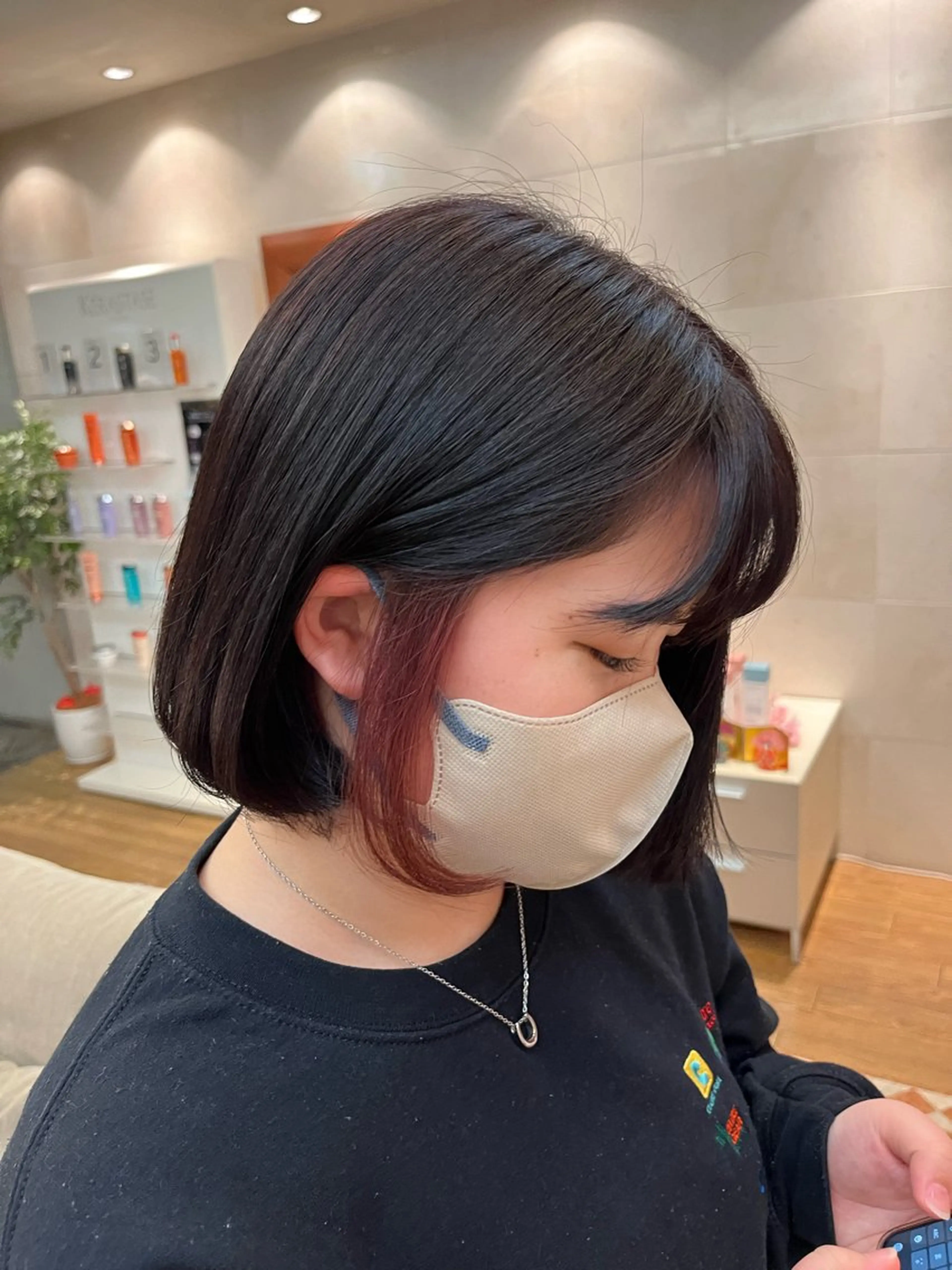 ショート カラー バレイヤージュ ベージュカラー ブリーチ ブロンド ケアブリーチ ほの カラー特化/ ブリーチ/ボブのヘアスタイル