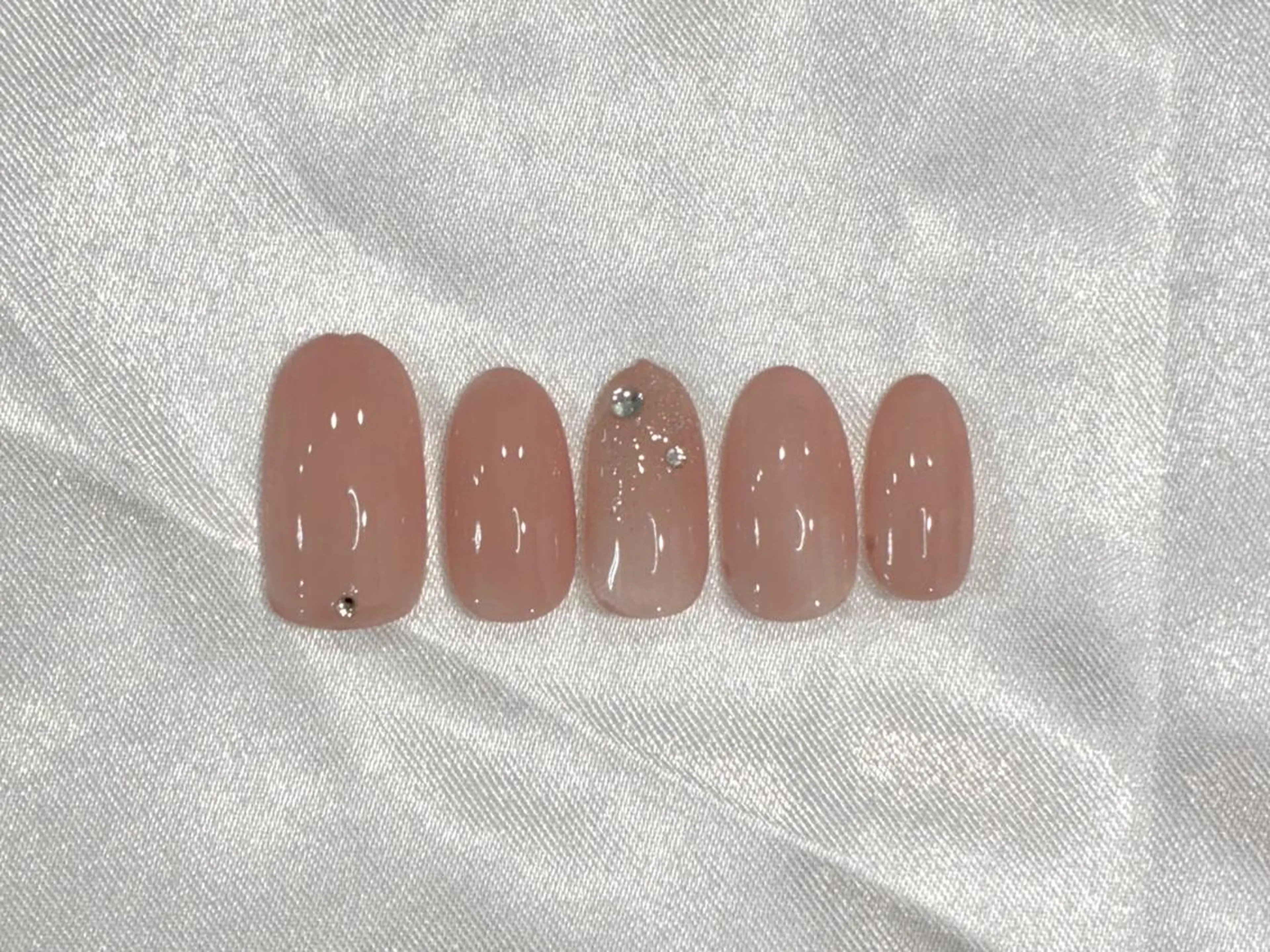 ネイル ハンドネイル １アイ&ネイルサロン リスブラン銀座新富町のネイルデザイン