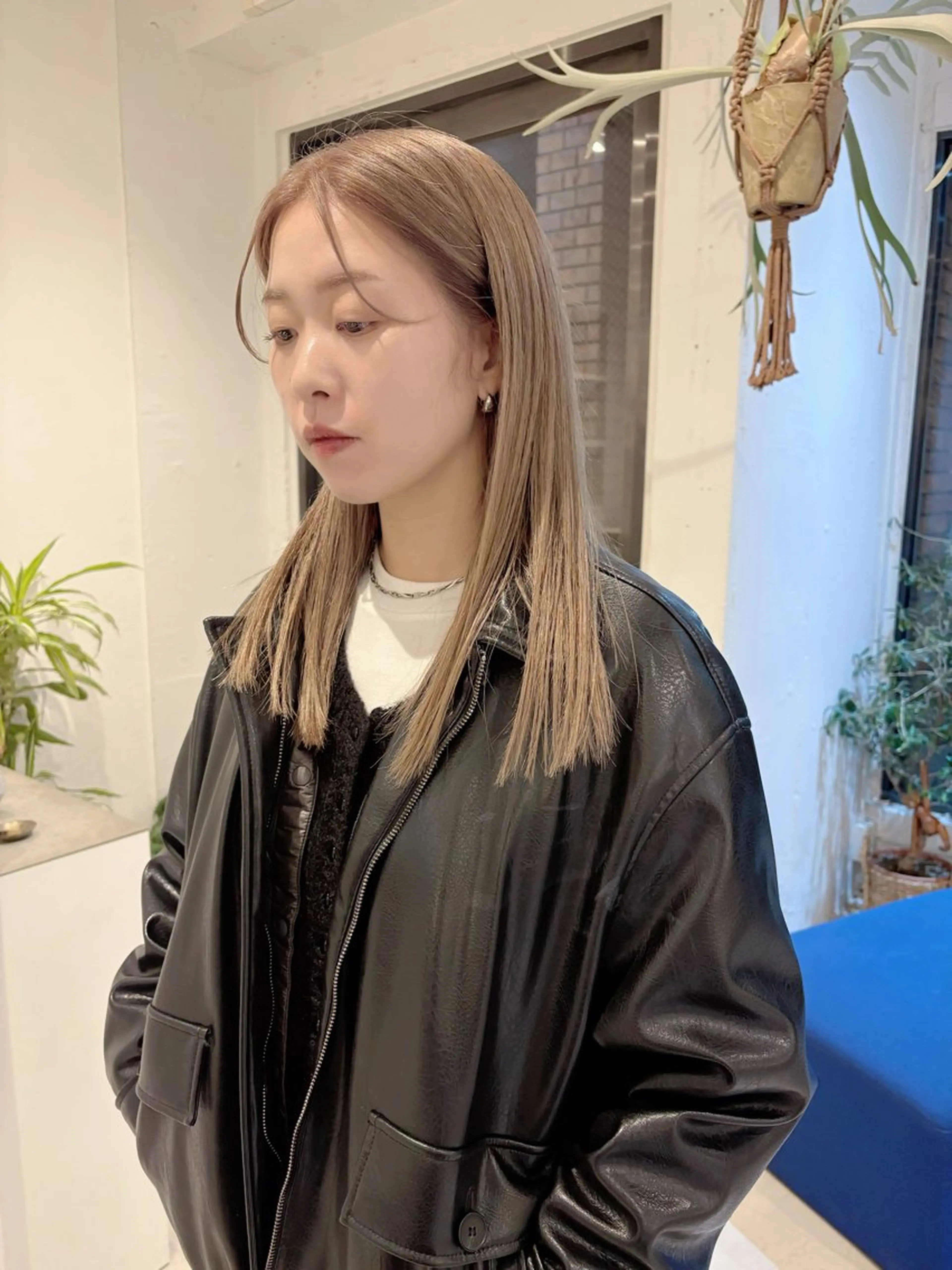 セミロング カラー ベージュカラー ダブルカラー カット ヘアカラー Juno所属・萩本 直紀のヘアスタイル