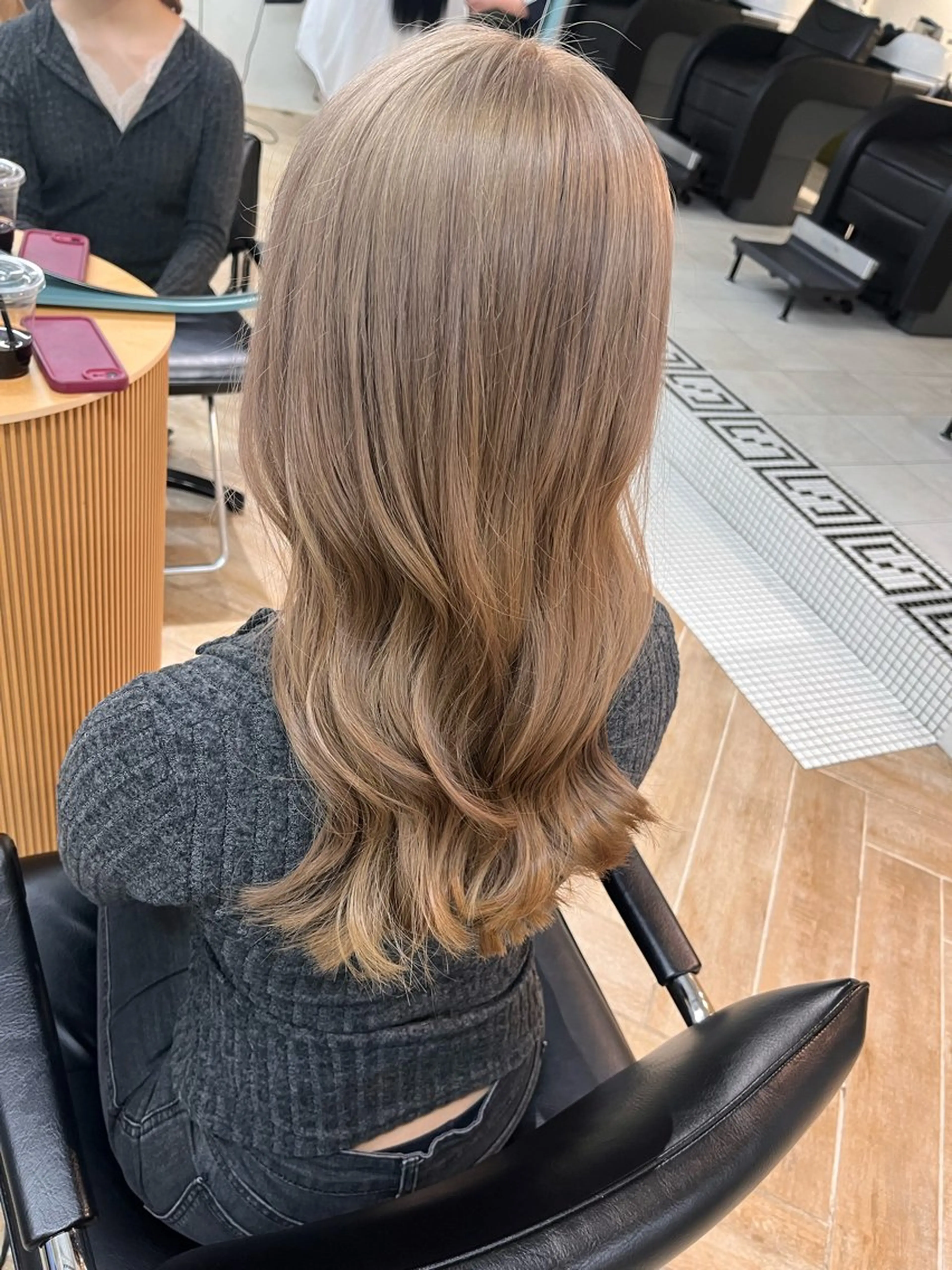 セミロング カラー グレージュ ミルクティーグレージュ カット ヘアカラー トリートメント パーマ/縮毛矯正 /韓国風/佐藤里咲のヘアスタイル