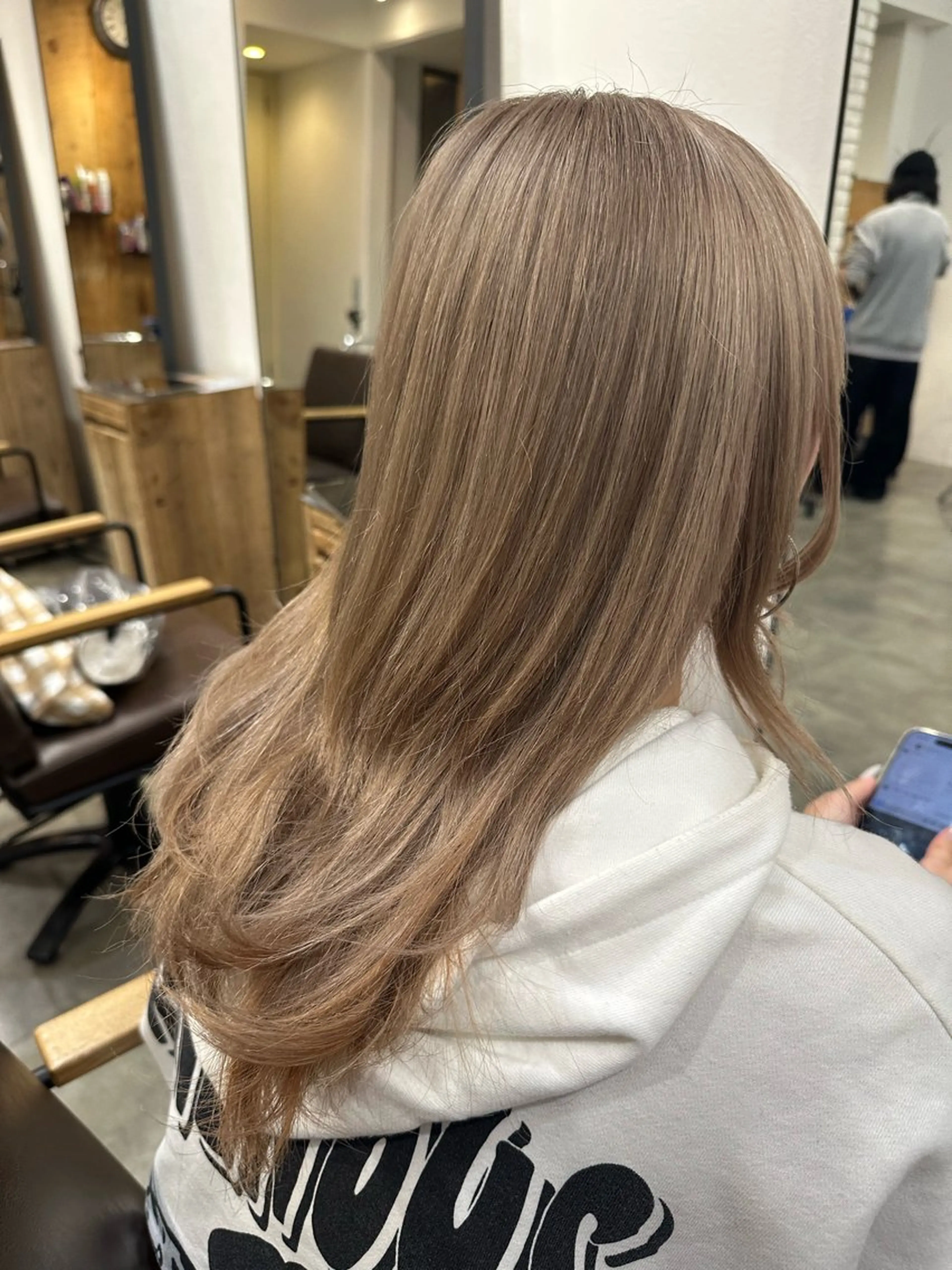 セミロング コタロウ🐯 大通り　美容室のヘアスタイル