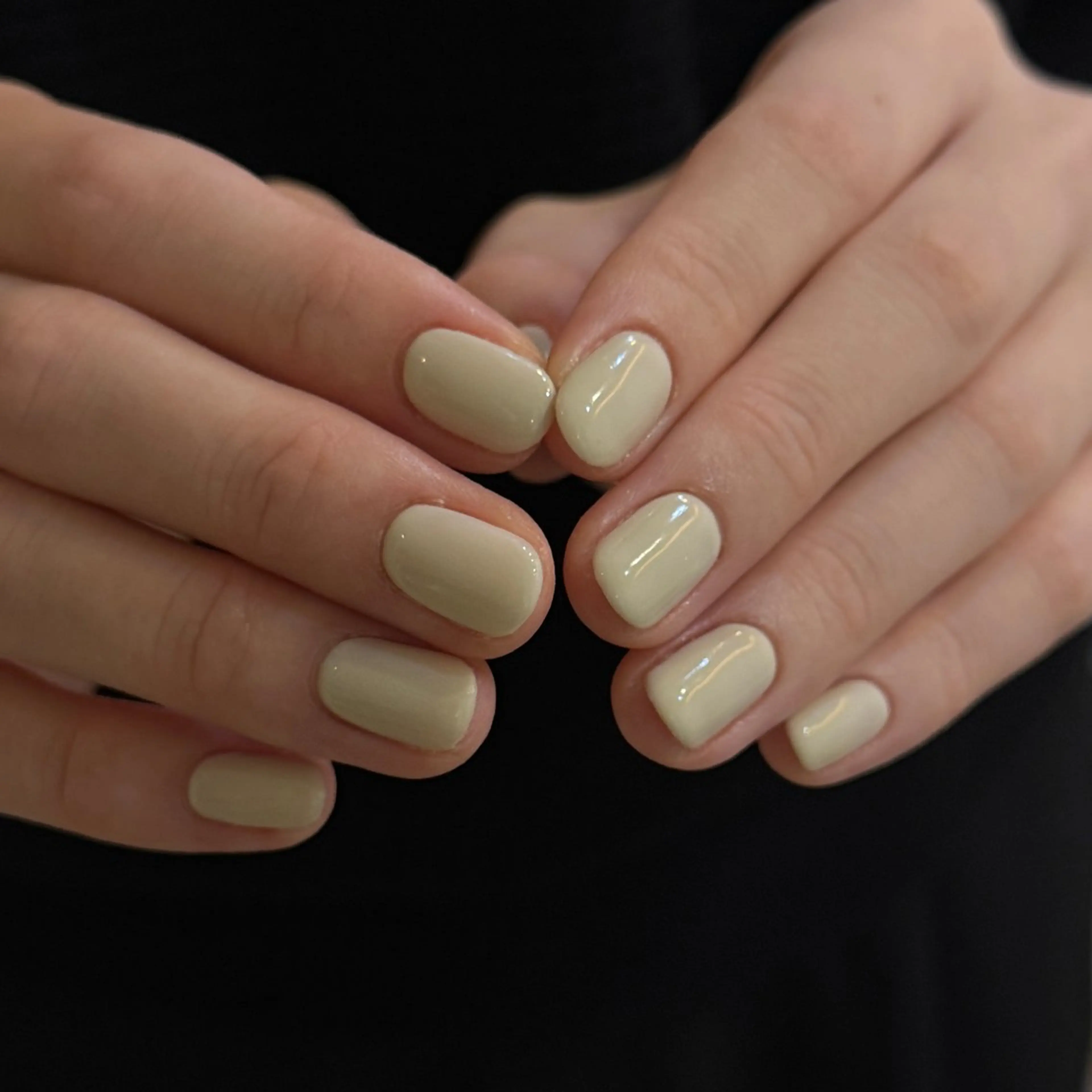 ネイル ワンカラーネイル moe ⠀のネイルデザイン