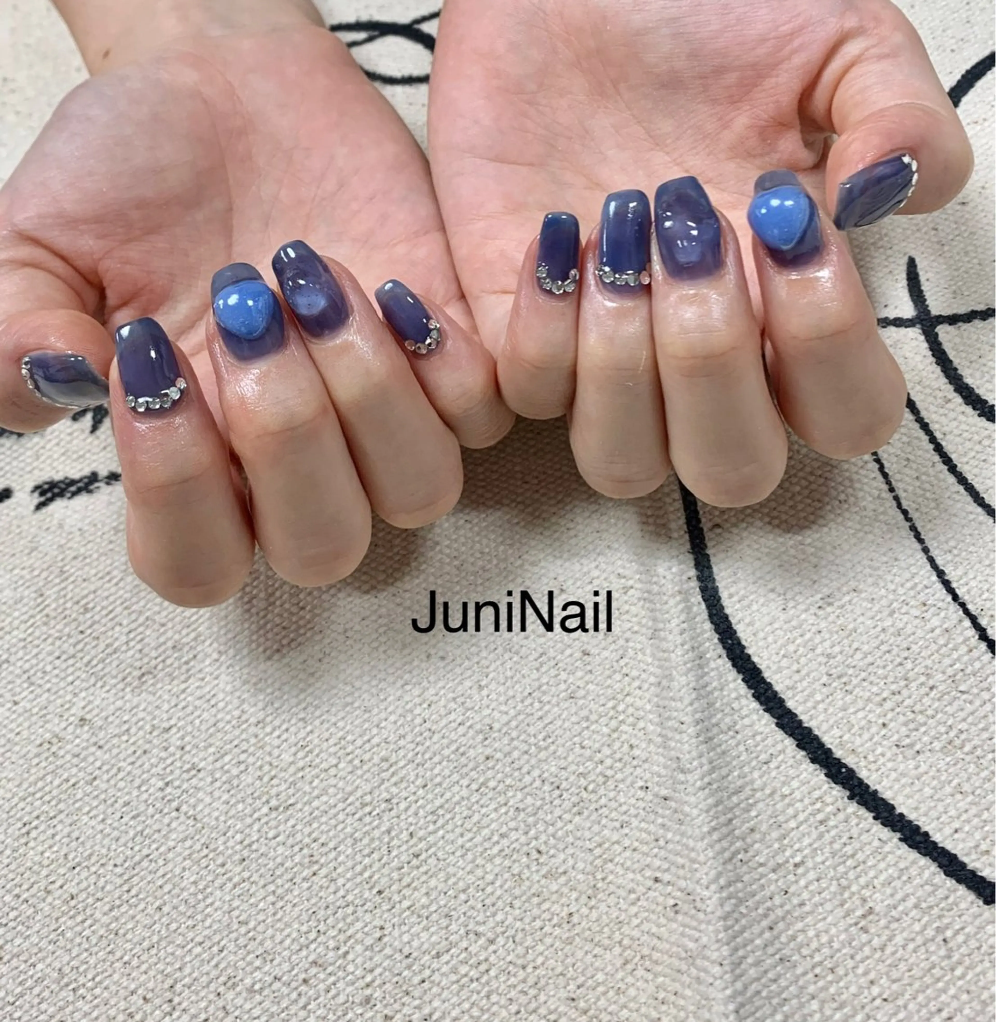 ネイル オーロラネイル クリアネイル フラッシュネイル 氷ネイル・うるうるネイル キラキラネイル ハンドネイル JuniNail 주니네일🇰🇷suのネイルデザイン