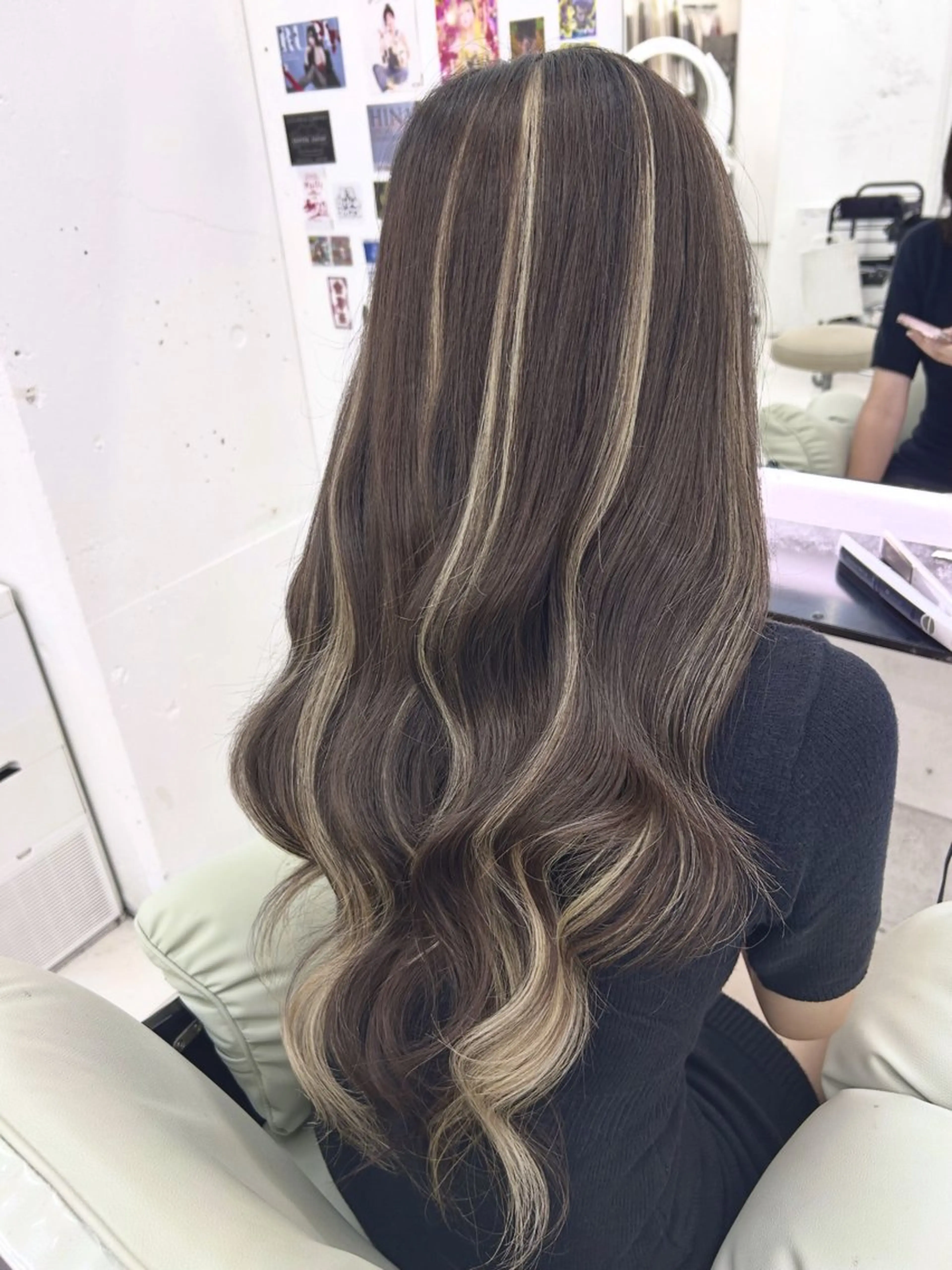 ロング エクステ エクステ 三尾 樺緒のヘアスタイル