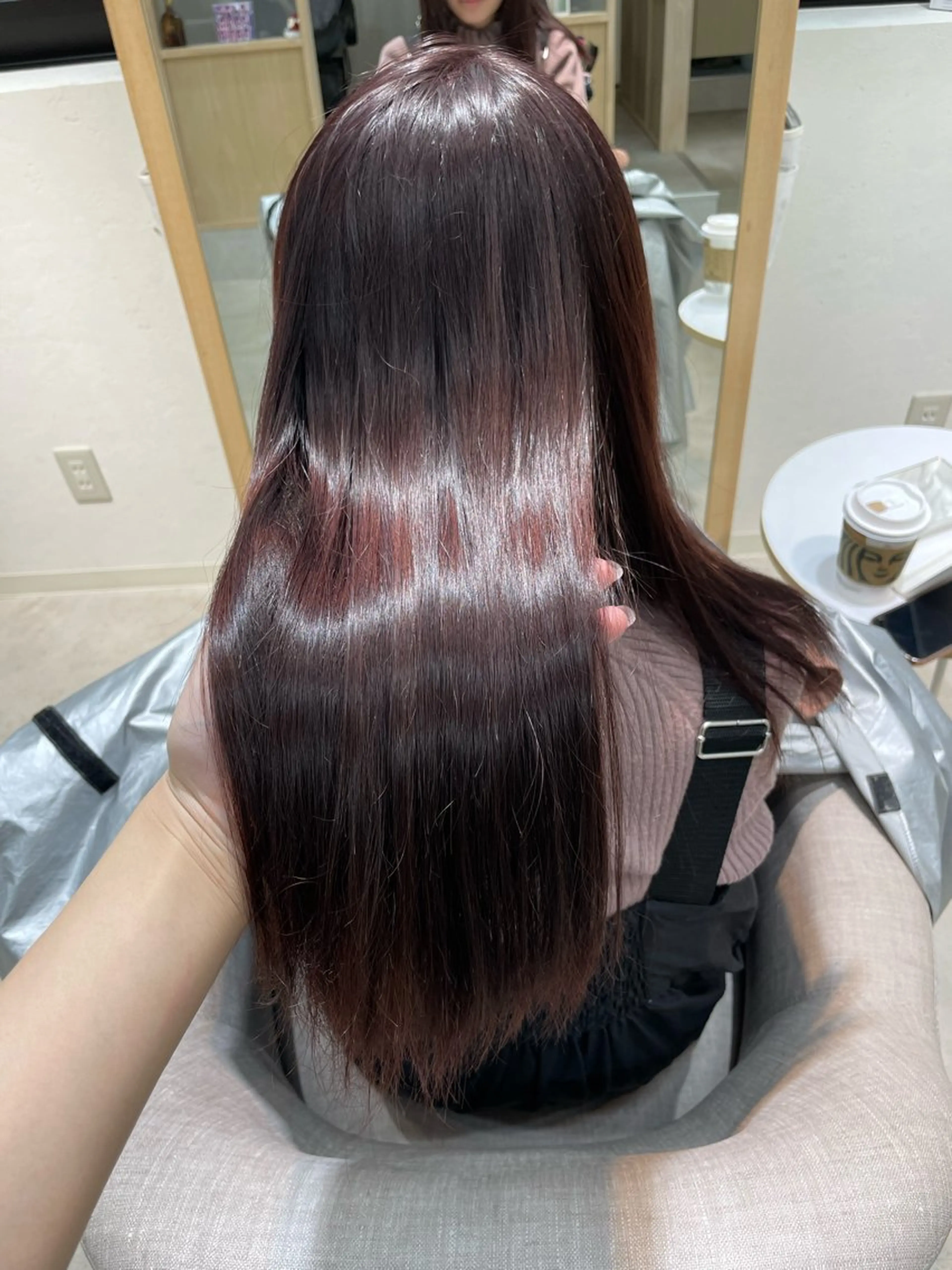 セミロング パープルカラー カット ヘアカラー 渡辺 あいかのヘアスタイル