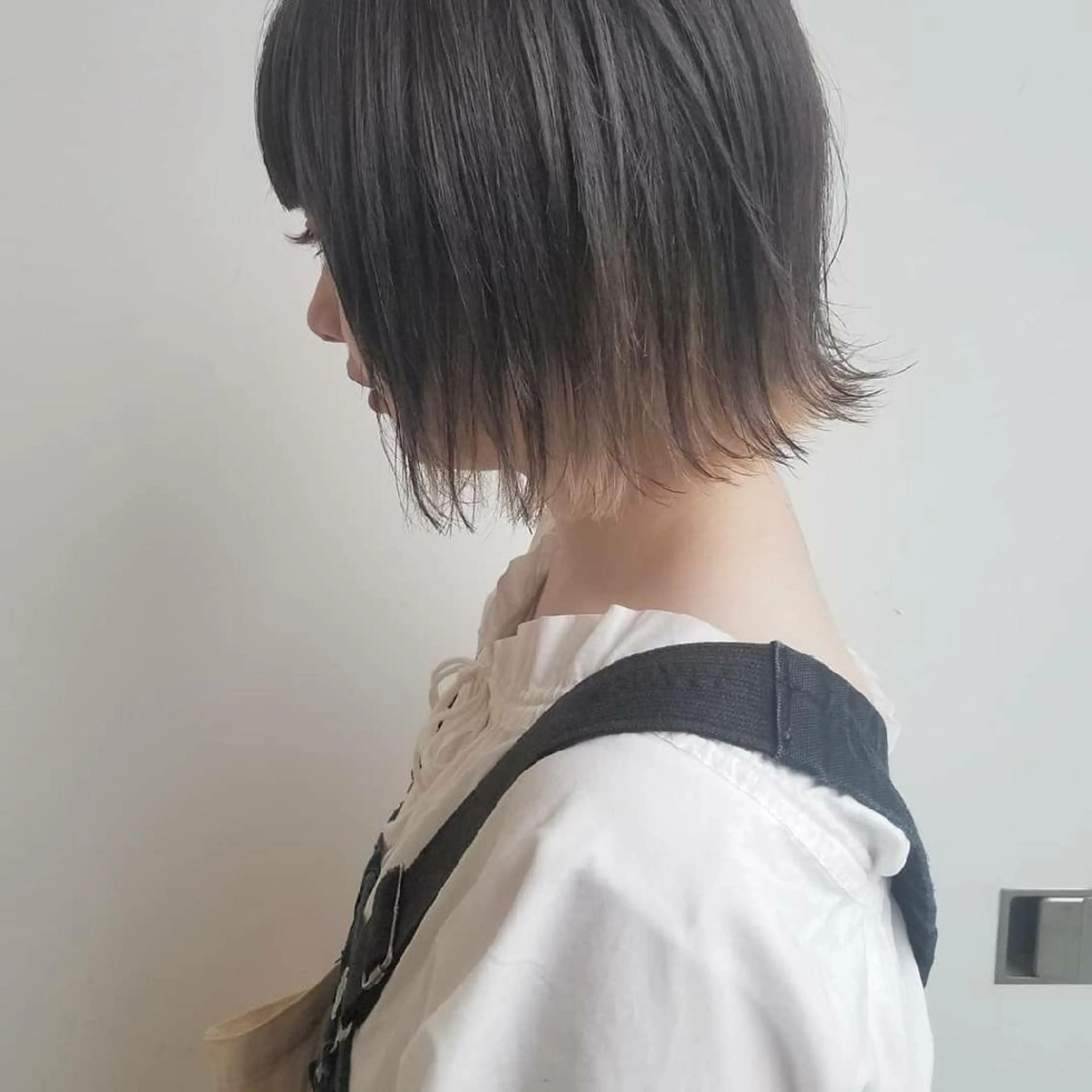 ショート カラー インナーカラー ボブ iplus✴ まつげ、眉毛、耳つぼのマツエク・マツパデザイン