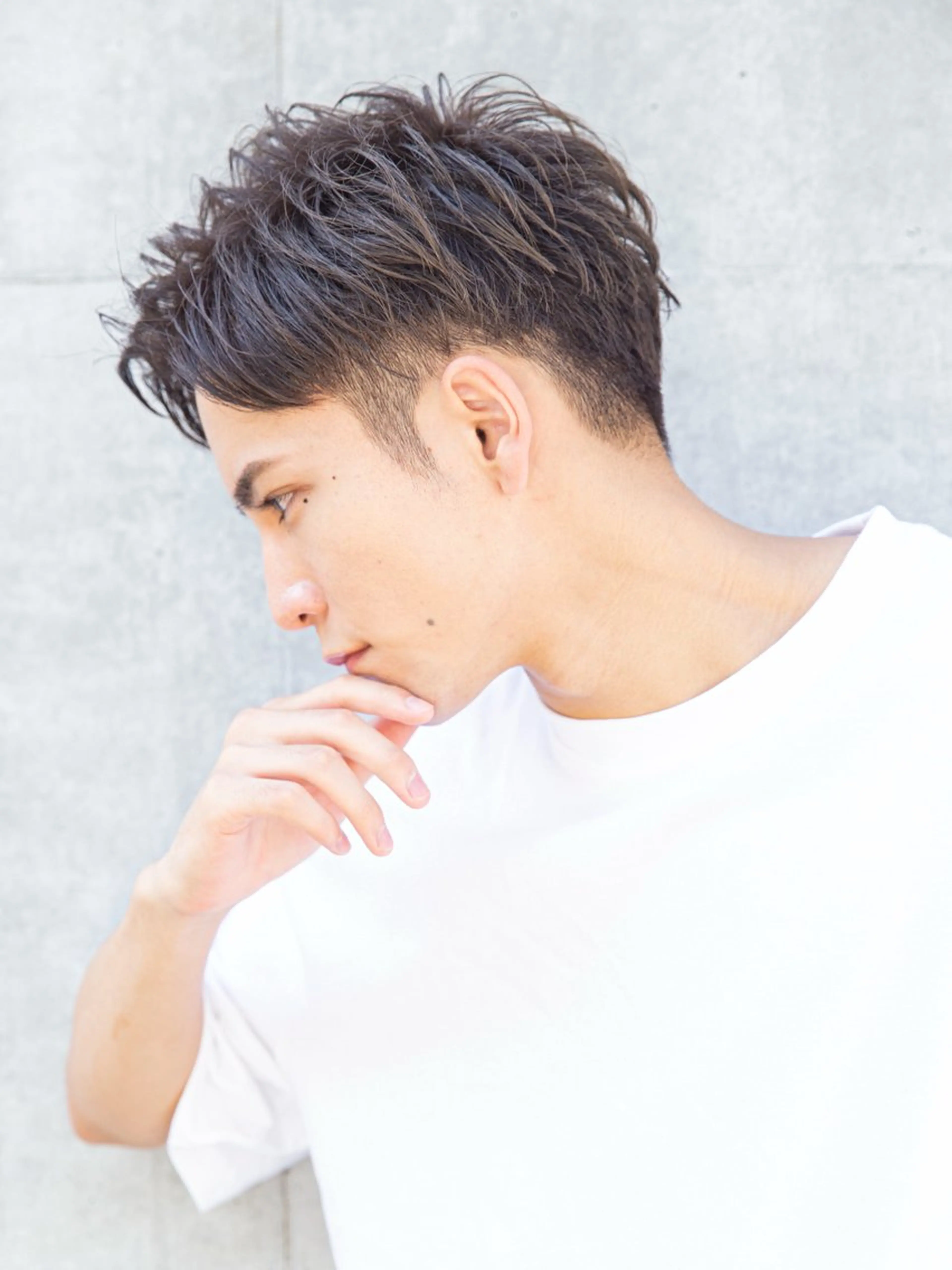 ショート メンズ レイヤー×ハイトーン ×デザイン 啓太のヘアスタイル