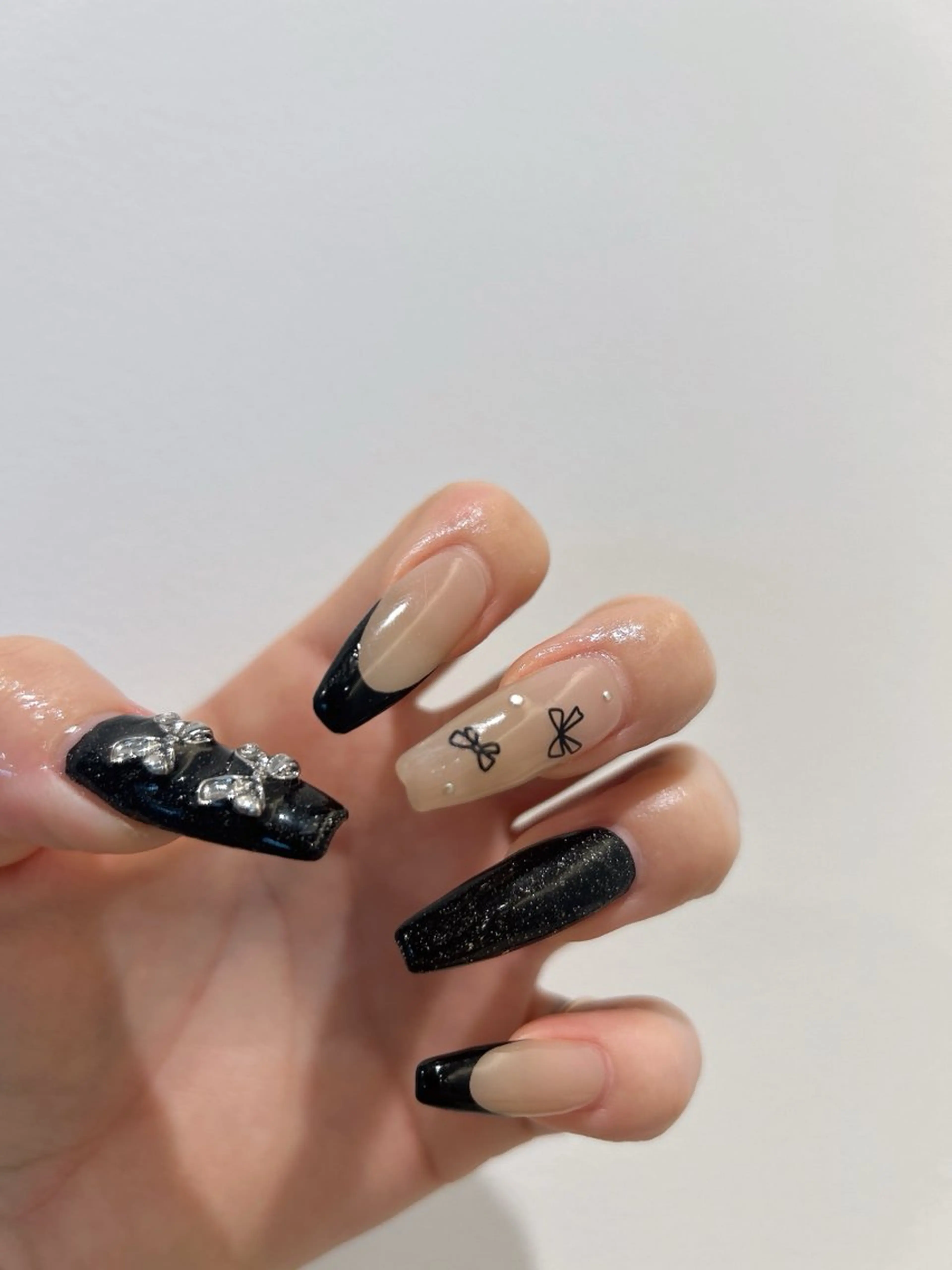 ネイル リボン ハンドネイル tote. sumileのネイルデザイン